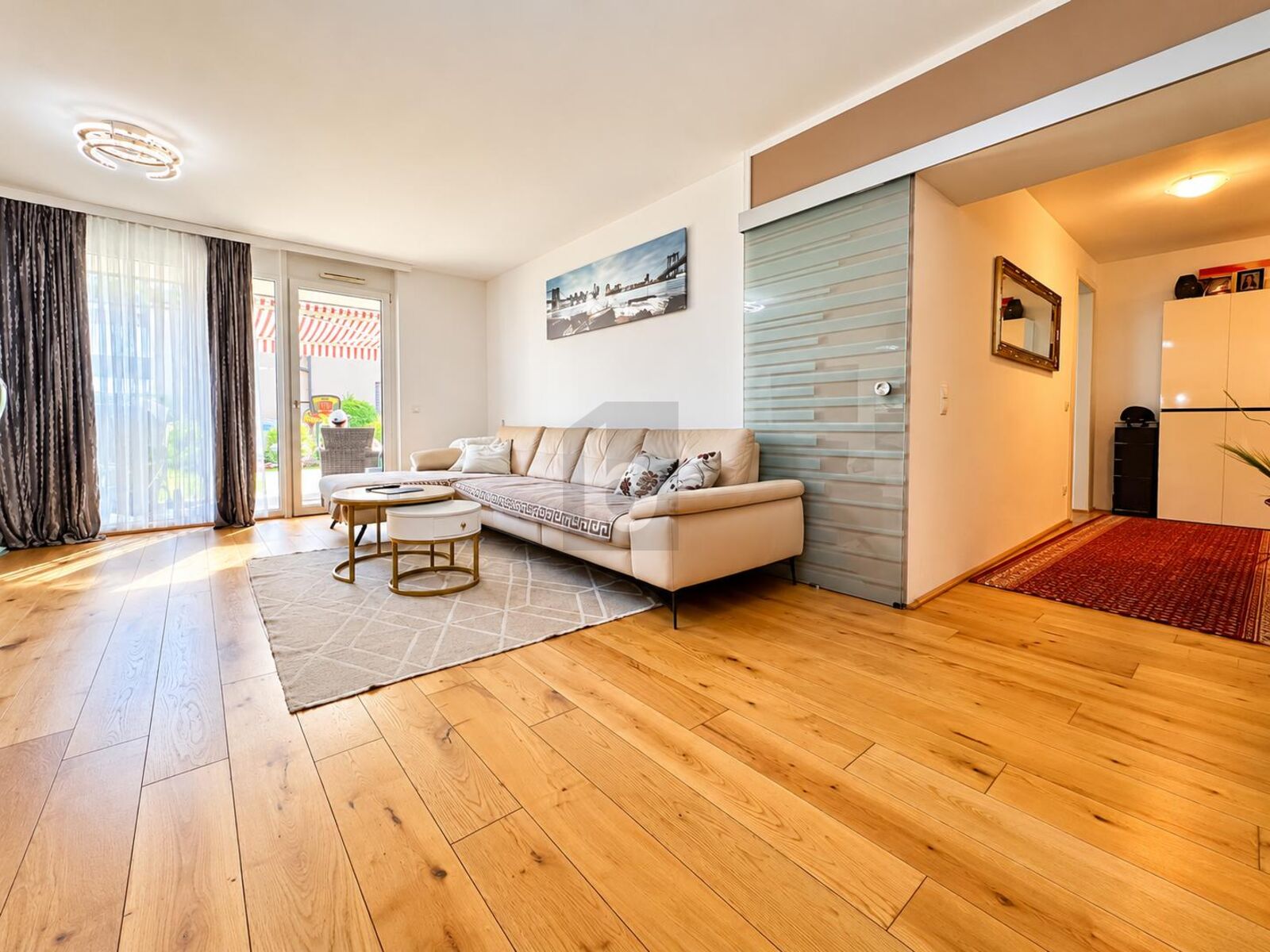 Preisreduktion! EINZIGARTIGE RAUMAUFTEILUNG MIT SONNIGEM GARTEN UND TERRASSE! / / 5541 Altenmarkt im Pongau / Bild 2