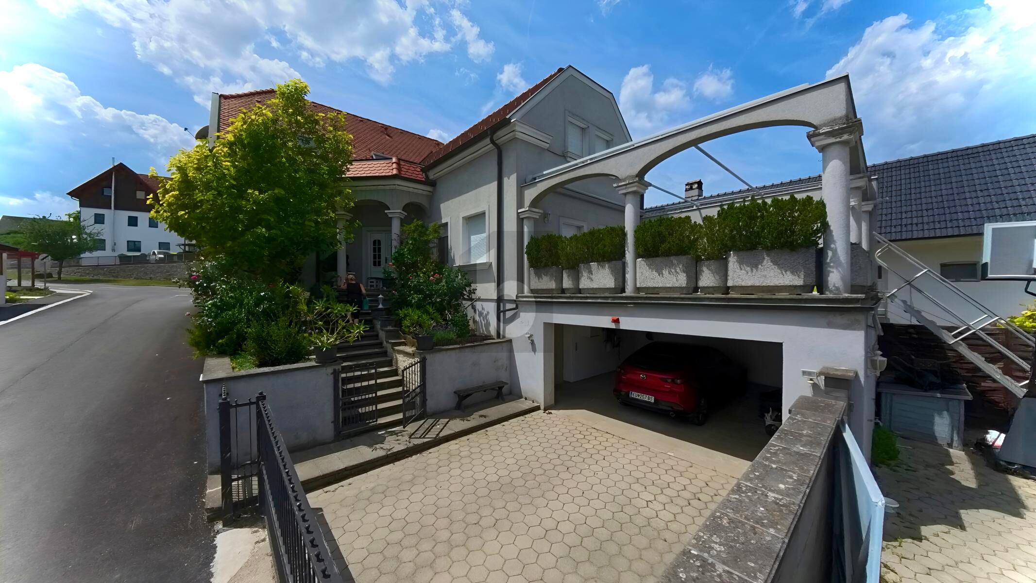 IHR TRAUMHAUS IN KLINGENBACH: GROßZÜGIGES EINFAMILIENHAUS MIT GARTEN, TERRASSE & TOP-KELLER / / 7013 Klingenbach / Bild 0