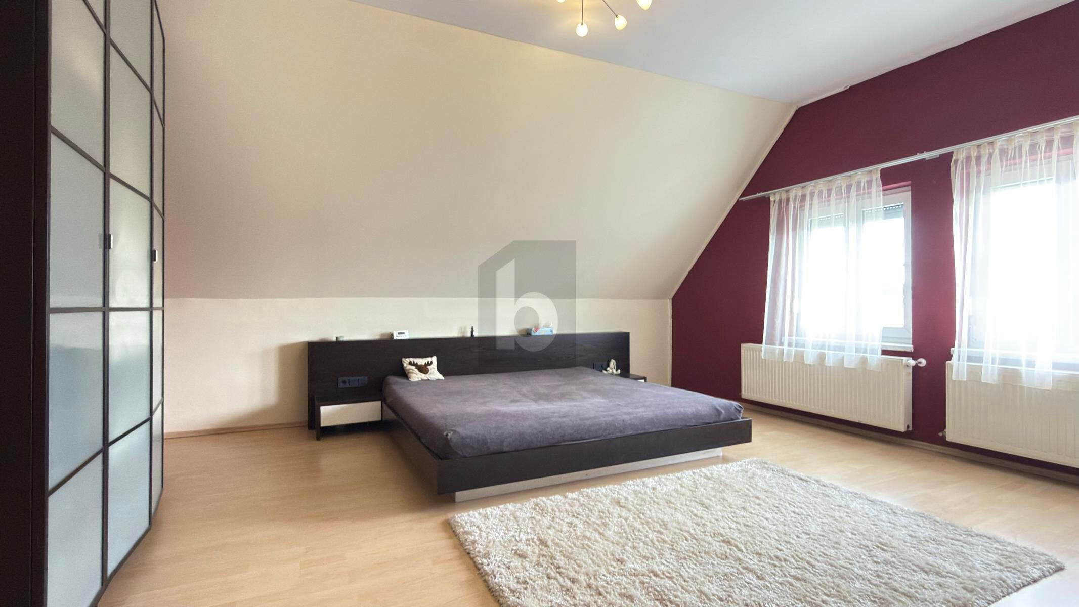 GROSSZ�GIGES WOHNEN MIT FLAIR, XL KELLER UND DOPPELGARAGE /  / 7013&nbsp;Klingenbach / Bild 2