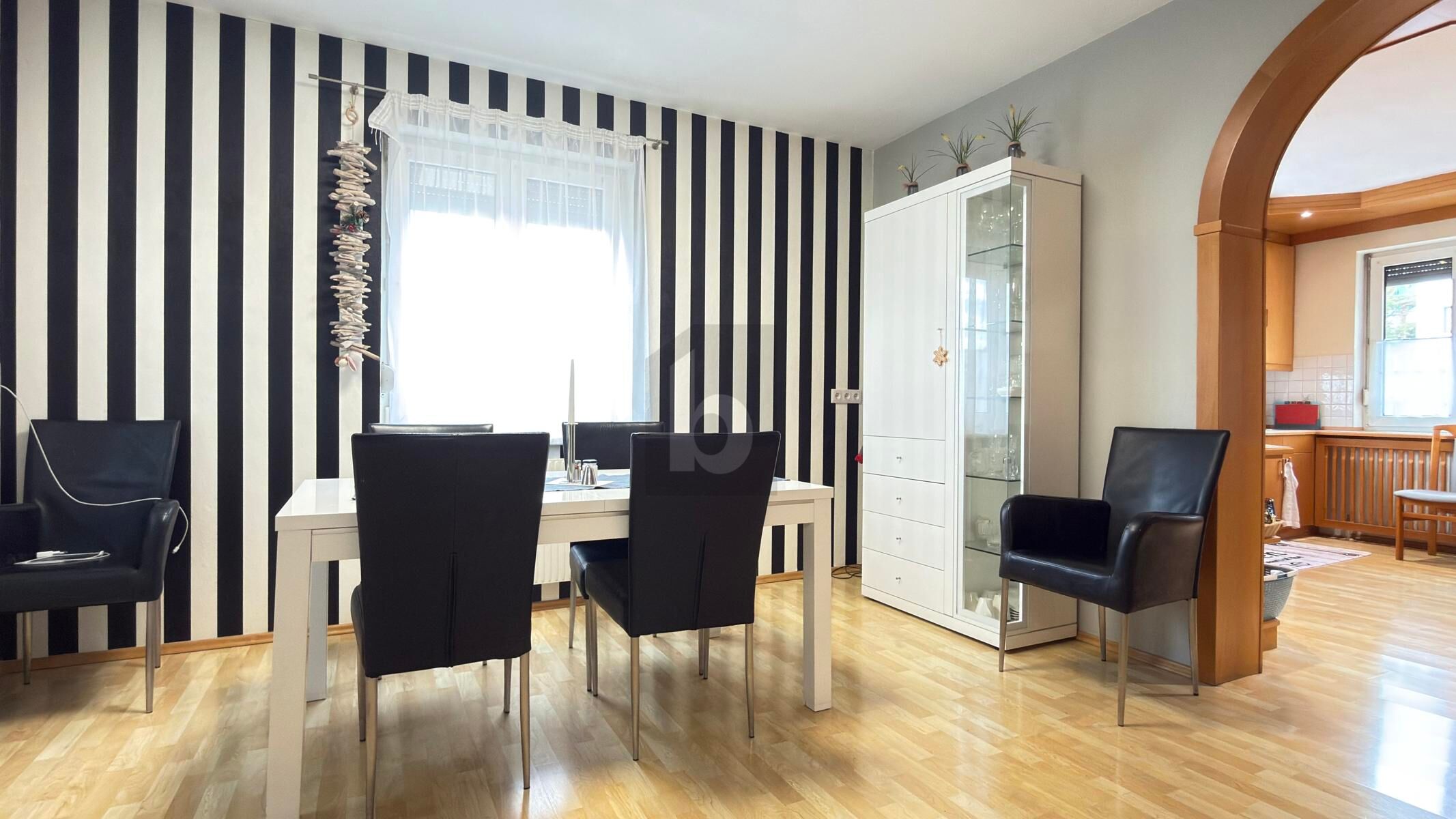 GROSSZ�GIGES WOHNEN MIT FLAIR, XL KELLER UND DOPPELGARAGE /  / 7013&nbsp;Klingenbach / Bild 3