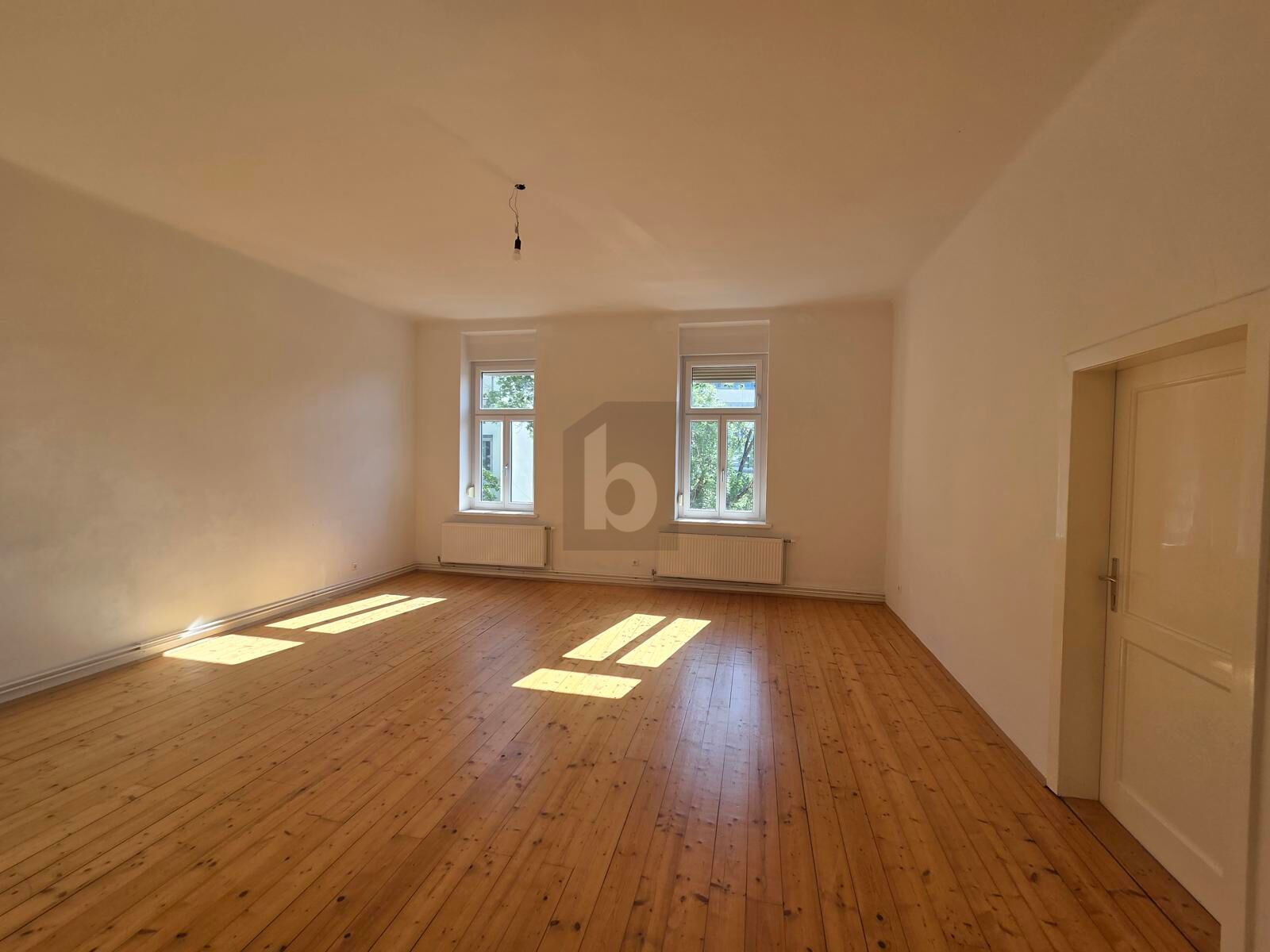 Preisreduktion! 116 M² ALTBAUFLAIR MIT BALKON IN TOP-LAGE / / 8010 Graz / Bild 1