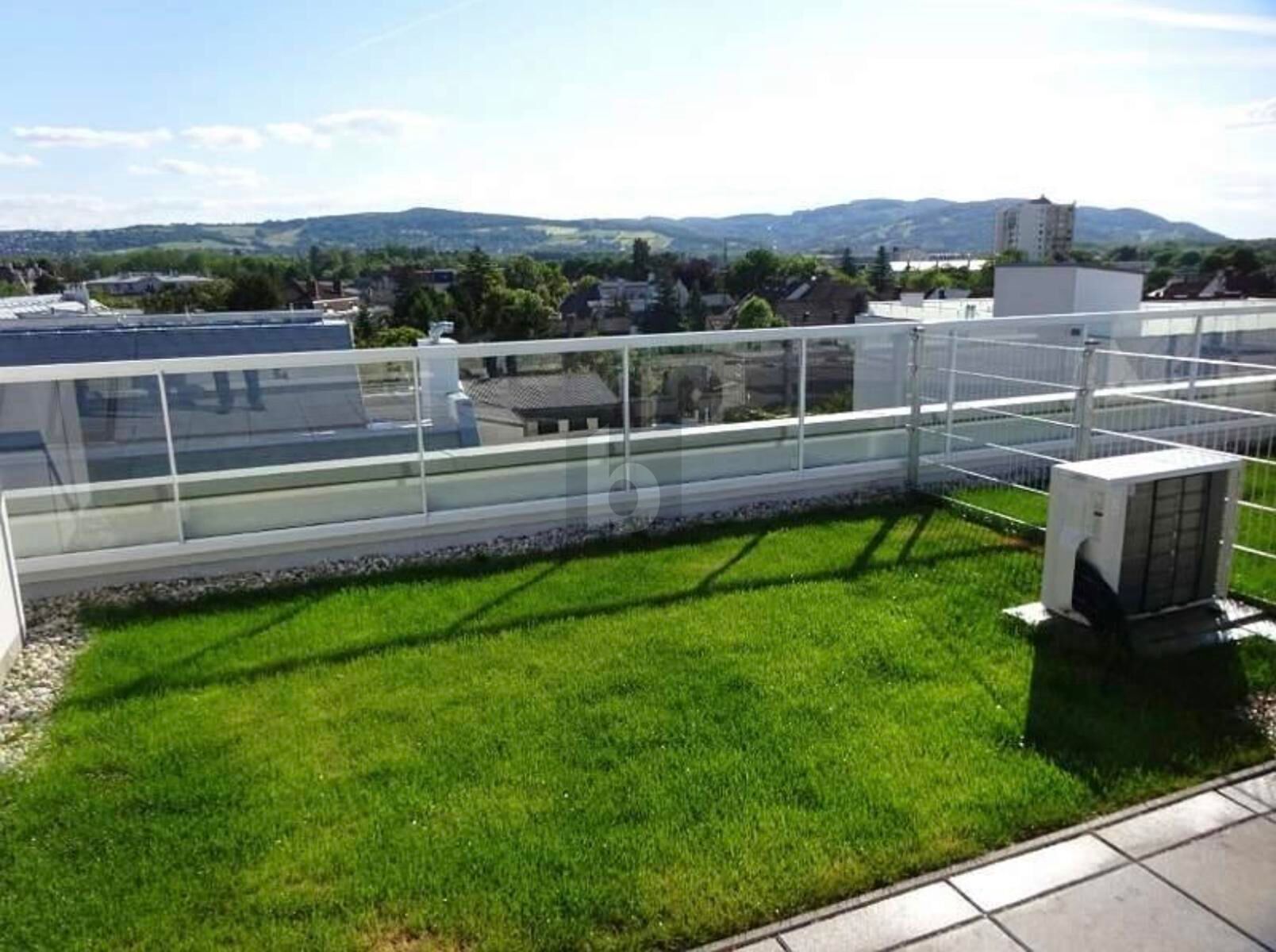 HELLE, RUHIGE WOHNUNG IN ZENTRALER LAGE INKLUSIVE GR�NER DACHTERRASSE MIT PANORAMABLICK �BER KORNEUBURG  /  / 2100&nbsp;Korneuburg / Bild 2