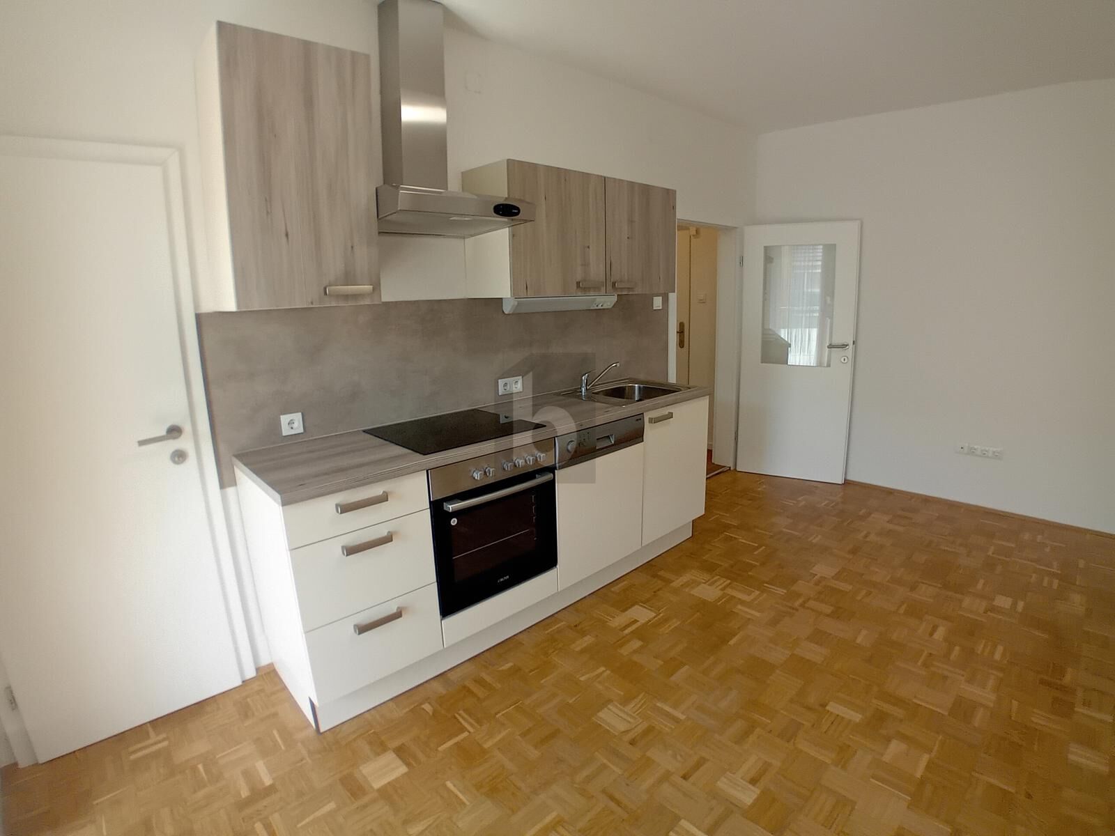 TOP SANIERTES EIGENTUM MIT BALKON, LIFT UND PRIVATEN PARKM�GLICHKEITEN /  / 8023&nbsp;Graz / Bild 2