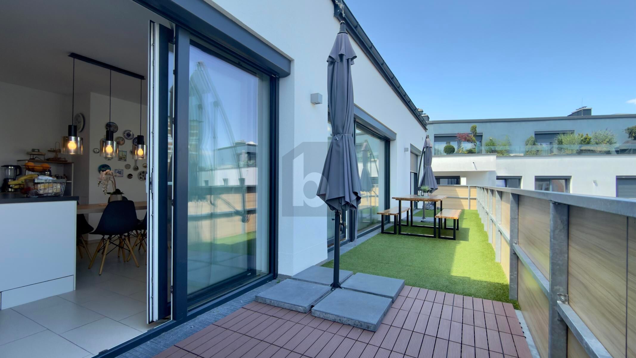 TOP LAGE BEIM KRANKENHAUS MIT 28 QM SONNIGEM BALKON U. 2 BADEZIMMERN