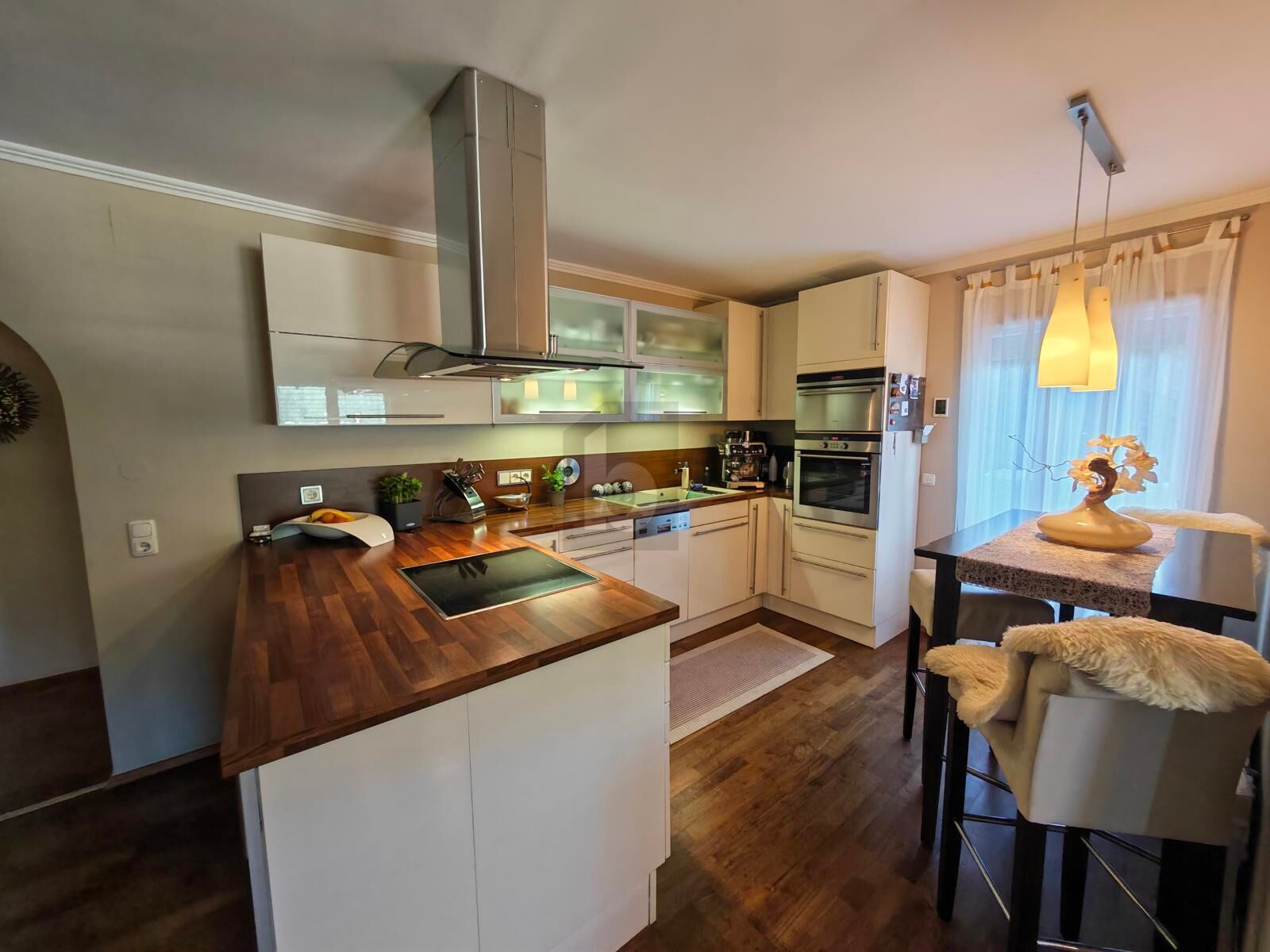 Preisreduktion! SENSATIONELLER PANORAMABLICK MIT SONNIGER LOGGIA IN RUHIGER WOHNGEGEND / / 5700 Zell am See / Bild 3