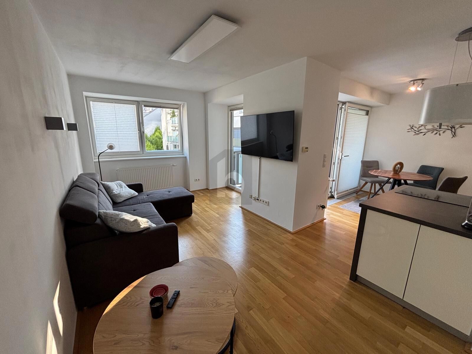 Preisreduktion! INNENHOF-RUHELAGE TRIFFT INNENSTADTLAGE ? VOLL MÖBLIERTES NEUBAU-APARTMENT NUR WENIGE GEHMINUTEN VOM SCHWEDENPLATZ ENTFERNT / / 1020 Wien / Bild 2