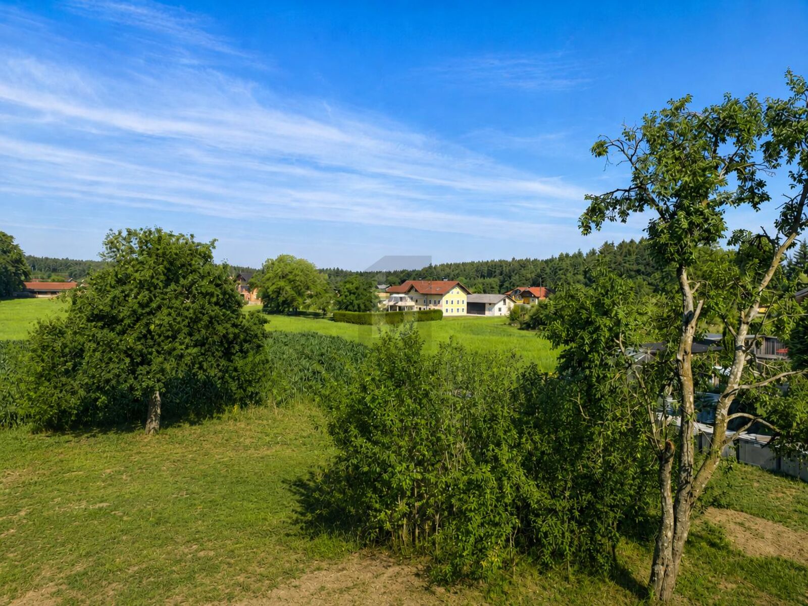 WOHNEN IN ABSOLUTER RUHELAGE MIT UNVERBAUBAREM GR�NBLICK 