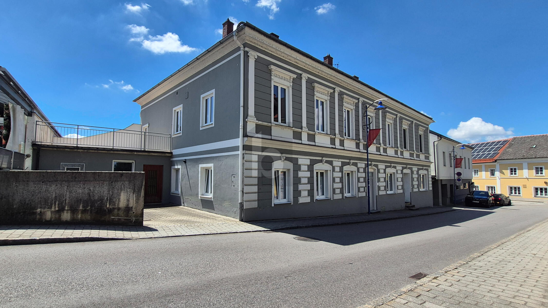 INVESTITIONSCHANCE IM ZENTRUM VON HAAG: SANIERTES ZINSHAUS MIT 5 WOHNEINHEITEN /  / 3350&nbsp;Haag / Bild 1