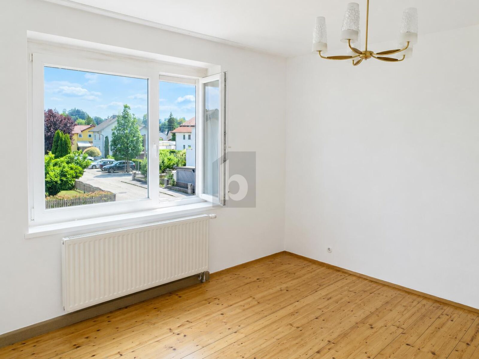 HELLES ZUHAUSE MIT BALKON, GRÜNBLICK UND VIEL POTENZIAL / / 4870 Vöcklamarkt / Bild 4