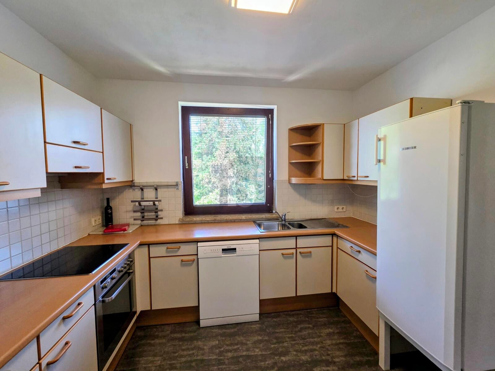 HELLES ZUHAUSE MIT SÜDBALKON, TIEFGARAGE & GEMEINSCHAFTSGARTEN / / 8042 Graz / Bild 3