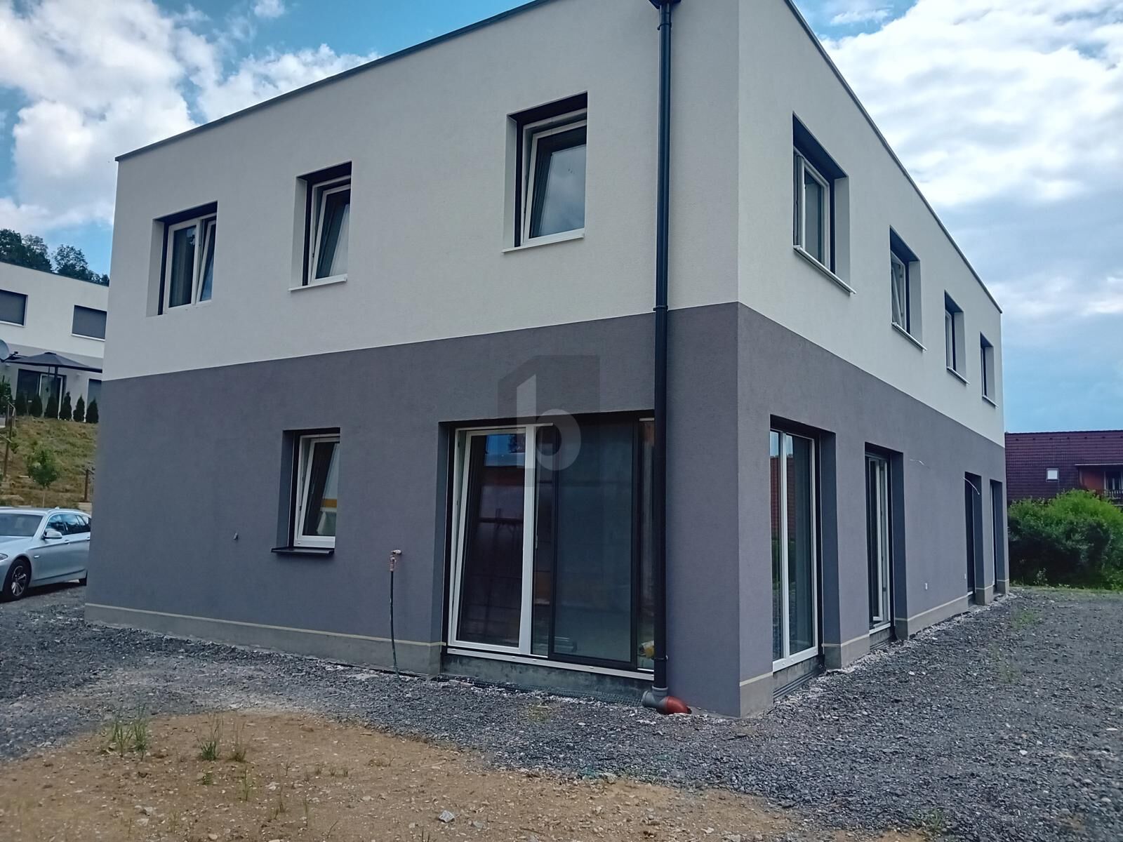 MODERNES DOPPELHAUS IN RUHIGER SONNENLAGE MIT PV-ANLAGE UND CARPORT /  / 8302&nbsp;Nestelbach bei Graz / Bild 4