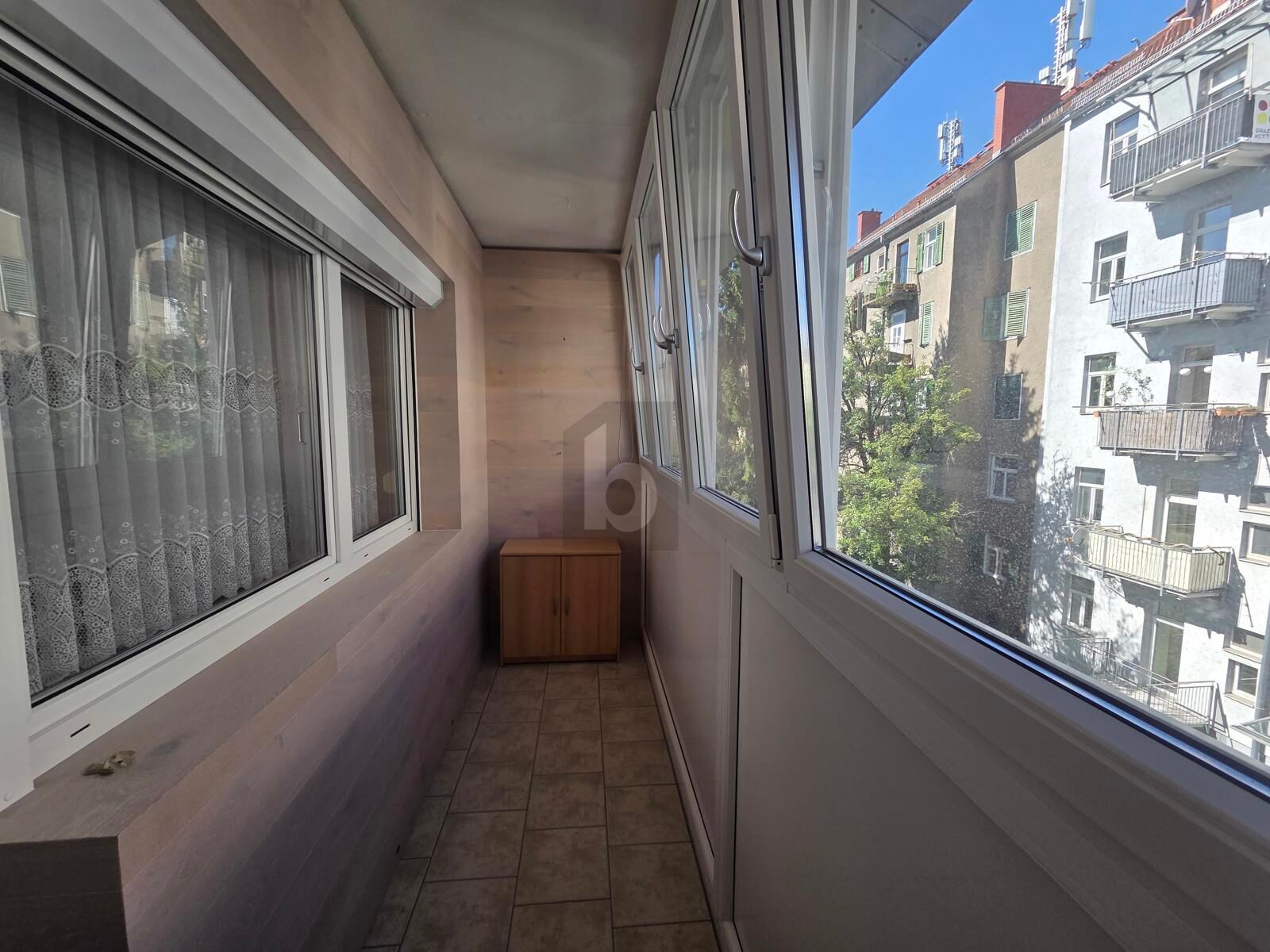 RUHIG WOHNEN, ZENTRAL LEBEN, MIT LOGGIA UND VIEL LICHT / / 8020 Graz / Bild 3