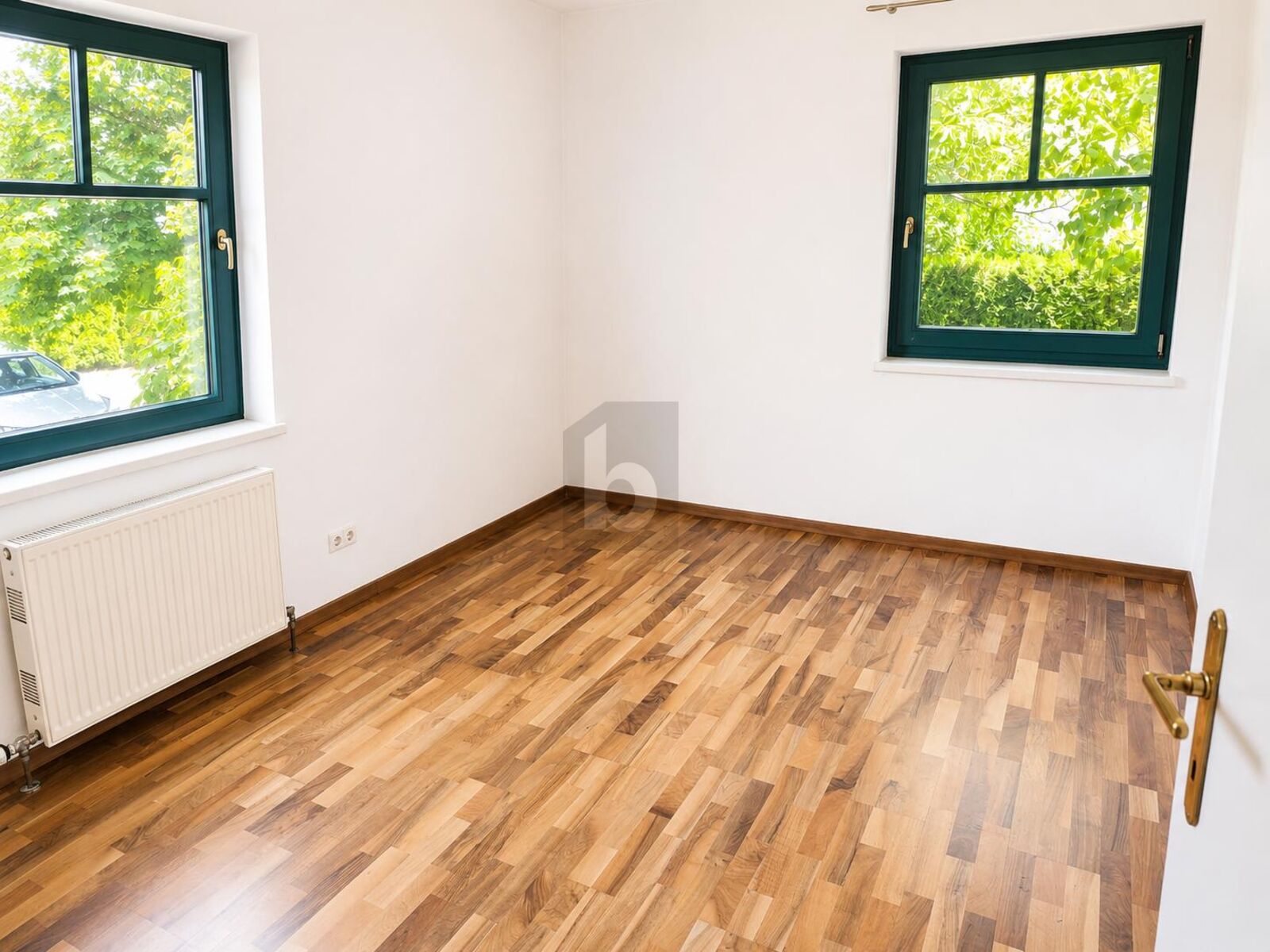 WOHNEN WIE IM EIGENEN HAUS ? ERDGESCHOSSWOHNUNG MIT GROßEM PRIVATGARTEN IN MONDSEE / / 5310 Mondsee / Bild 2