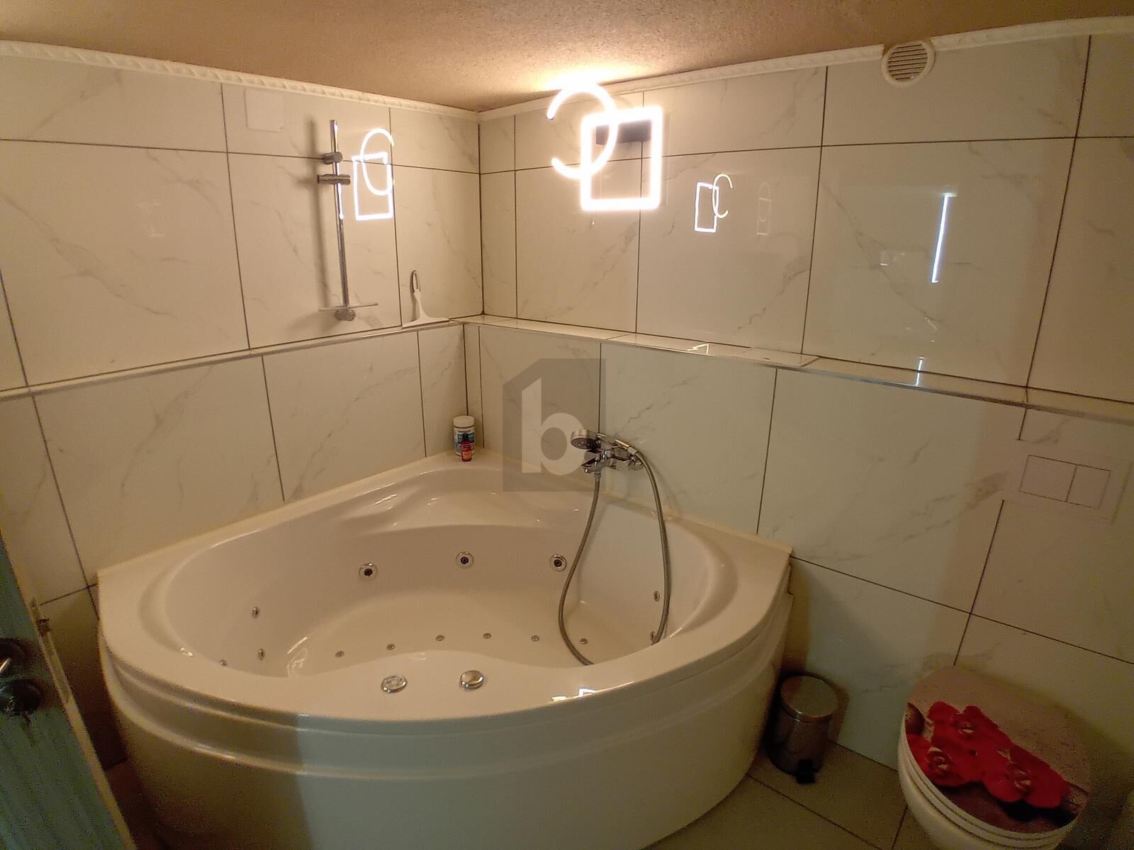 MODERNES EINFAMILIENHAUS MIT WÄRMEPUMPE, CARPORT UND GROßEM GRUNDSTÜCK IN RUHIGER LAGE / / 8044 Graz / Bild 4