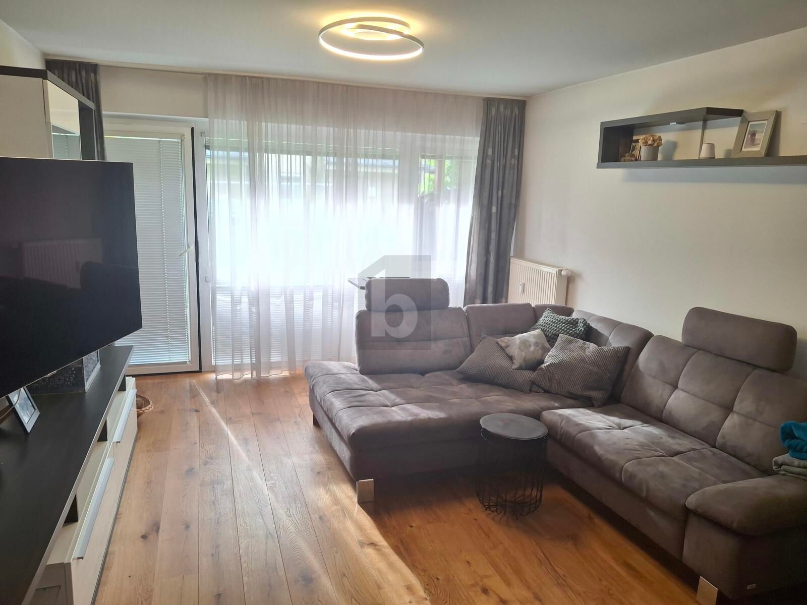 HOCHWERTIGE STARTER WOHNUNG IN ABSOLUTER TRAUMLAGE / / 8966 Aich-Assach / Bild 1