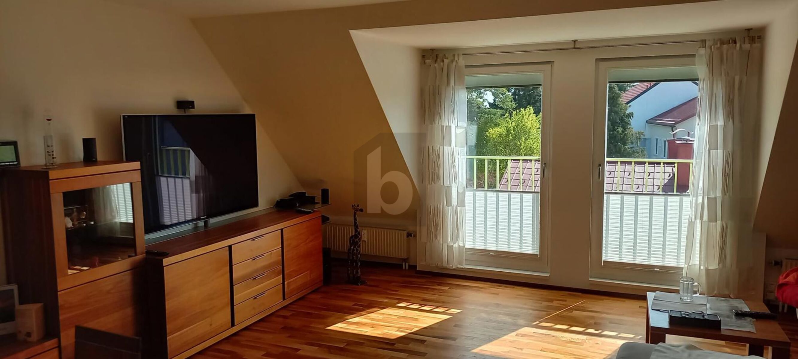 GROßZÜGIGE MAISONETTEWOHNUNG MIT SONNIGER DACHTERRASSE / / 1210 Wien / Bild 1