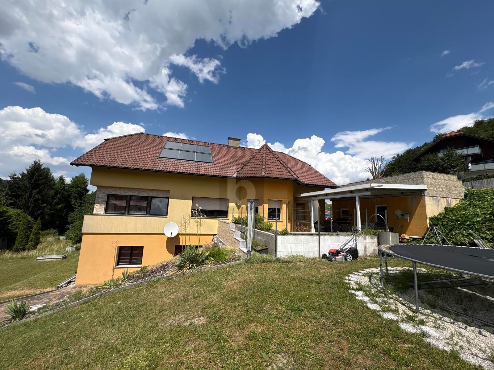 EINZIEHEN, WOHLFÜHLEN & WEITERENTWICKELN ? GROßZÜGIGES FAMILIENPARADIES MIT TRAUMGARTEN, SAUNA UND AUSBAUPOTENZIAL IN SONNIGER AUSSICHTSLAGE / / 3340 Waidhofen an der Ybbs / Bild 3