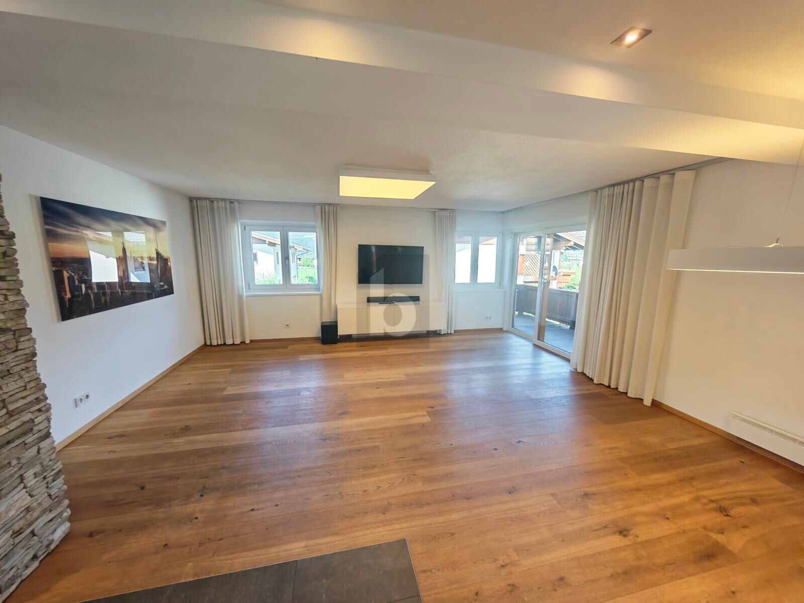 PREISHIT! MODERNER WOHNTRAUM MIT BALKON UND TIEFGARAGE ALLES WAS MAN BRAUCHT / / 6380 St. Johann in Tirol / Bild 1