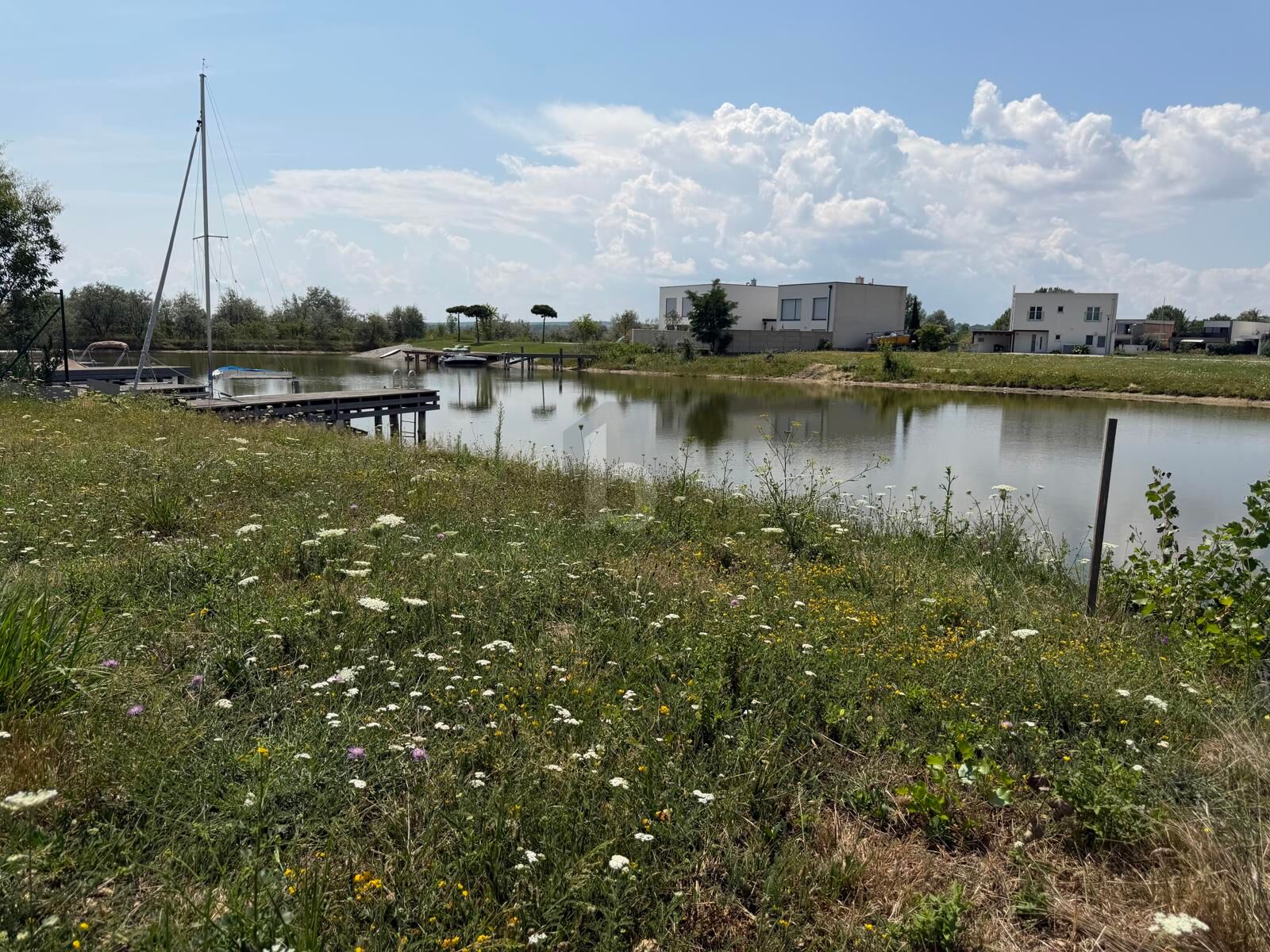 EXKLUSIVES SEEGRUNDST�CK MIT PRIVATEM SEEZUGANG IN OGGAU AM NEUSIEDLER SEE /  / 7063&nbsp;Oggau / Bild 1