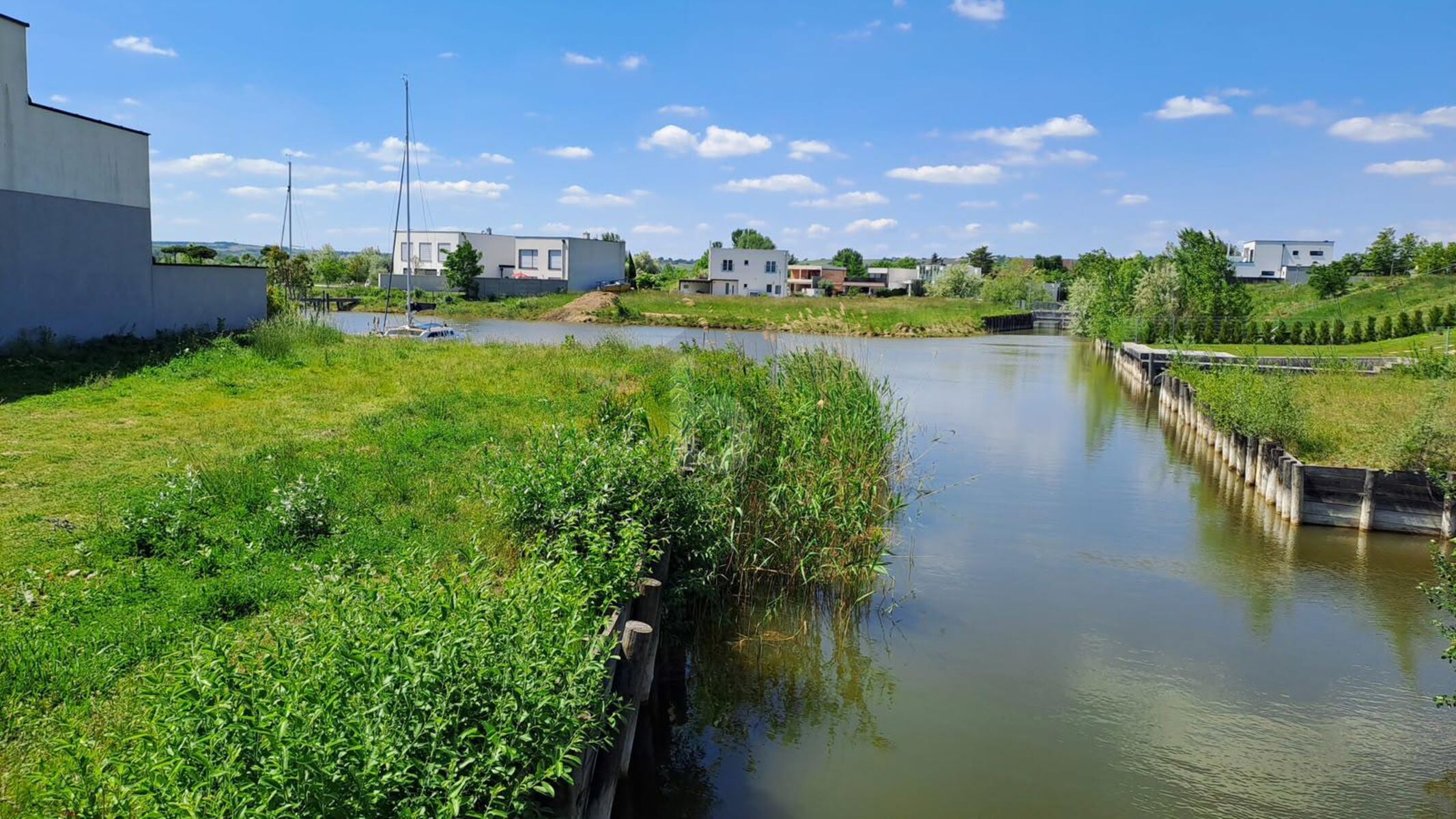 EXKLUSIVES SEEGRUNDST�CK MIT PRIVATEM SEEZUGANG IN OGGAU AM NEUSIEDLER SEE /  / 7063&nbsp;Oggau / Bild 0