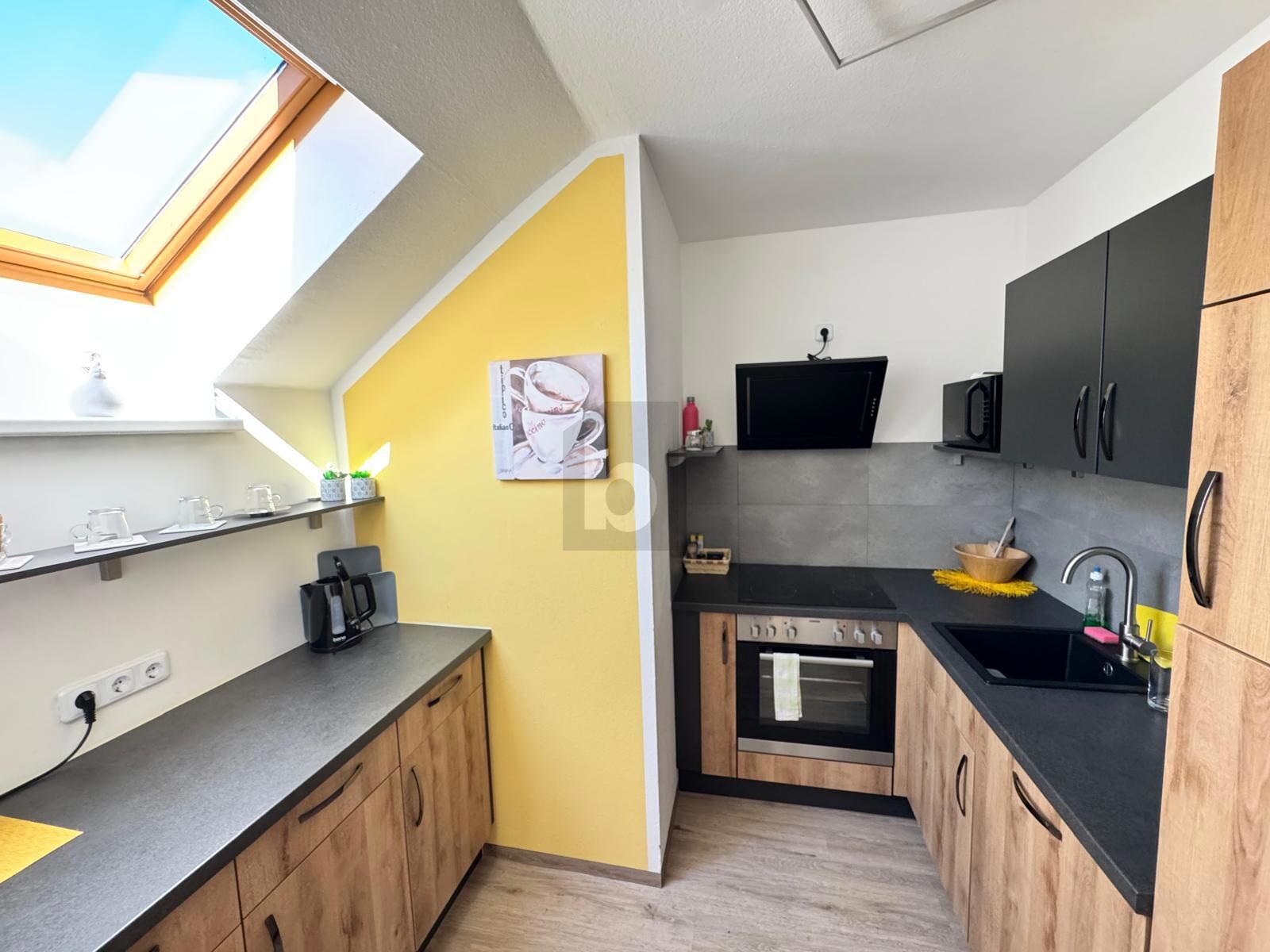 VOLL M�BLIERTE EIGENTUMSWOHNUNG MIT UNVERBAUBAREM SEEBLICK /  / 4813&nbsp;Altm�nster / Bild 2