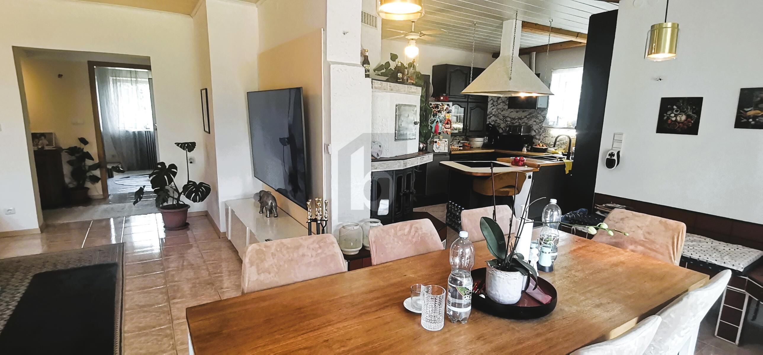 GERÄUMIGER FAMILIENHIT - 2 WOHNEINHEITEN MÖGLICH - GROSSER GARTEN / / 2700 Wiener Neustadt / Bild 2