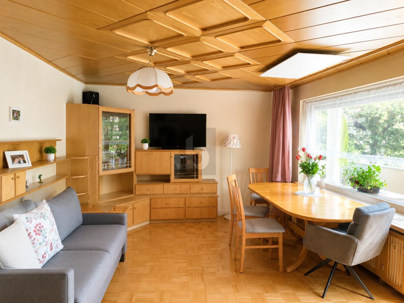 STADTWOHNUNG MIT GRO�EM BALKON, GR�NBLICK UND HOCHWERTIGER TISCHLERAUSSTATTUNG /  / 5020&nbsp;Salzburg / Bild 1