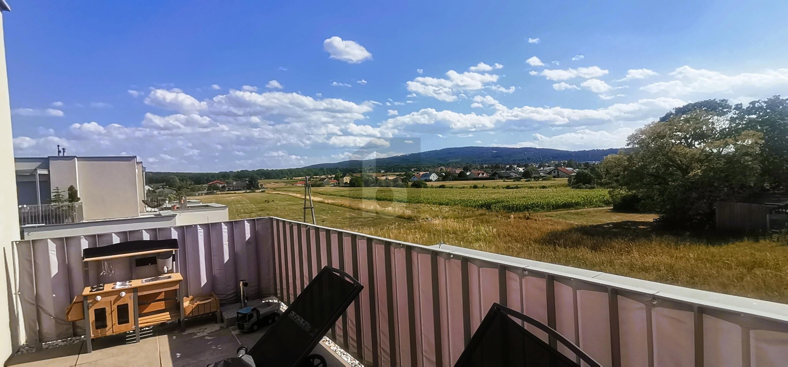 PENTHOUSE MIT ZWEI TERRASSEN UND PERGOLA - WEITBLICK /  / 7201&nbsp;Neud�rfl / Bild 4