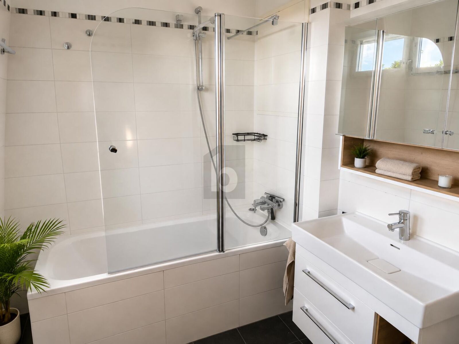 EXKLUSIVES PENTHOUSE MIT AUßERGEWÖHNLICH GROßER DACHTERRASSE UND TRAUMHAFTEM WEITBLICK / / 5141 Moosdorf / Bild 4