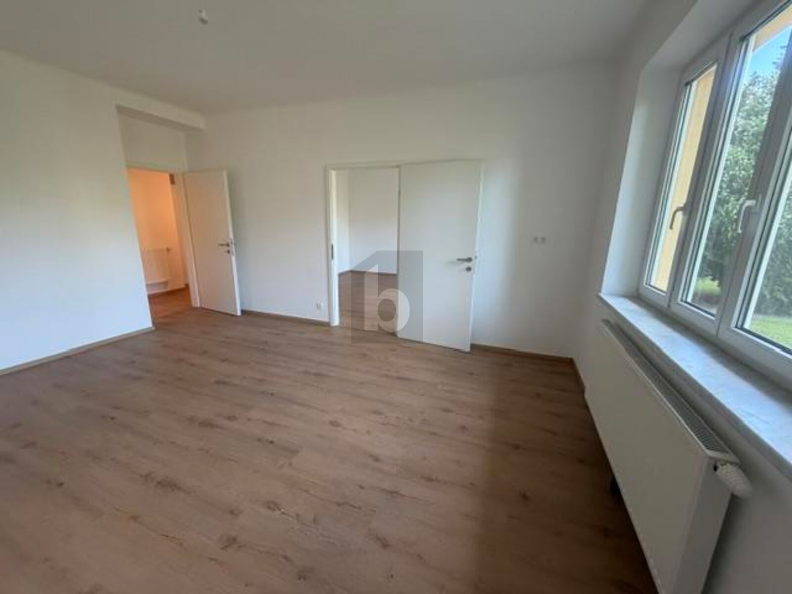 FRISCH GENERALSANIERTE MIT ZUS�TZLICHEM MANSARDENZIMMER 