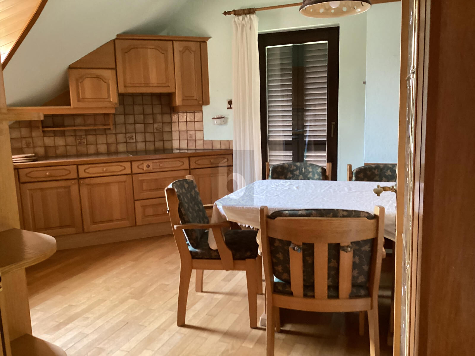 ALLES INKLUSIVE: MÖBLIERTES DACHGESCHOSS MIT BALKON & GARTEN / / 8501 Lieboch / Bild 1