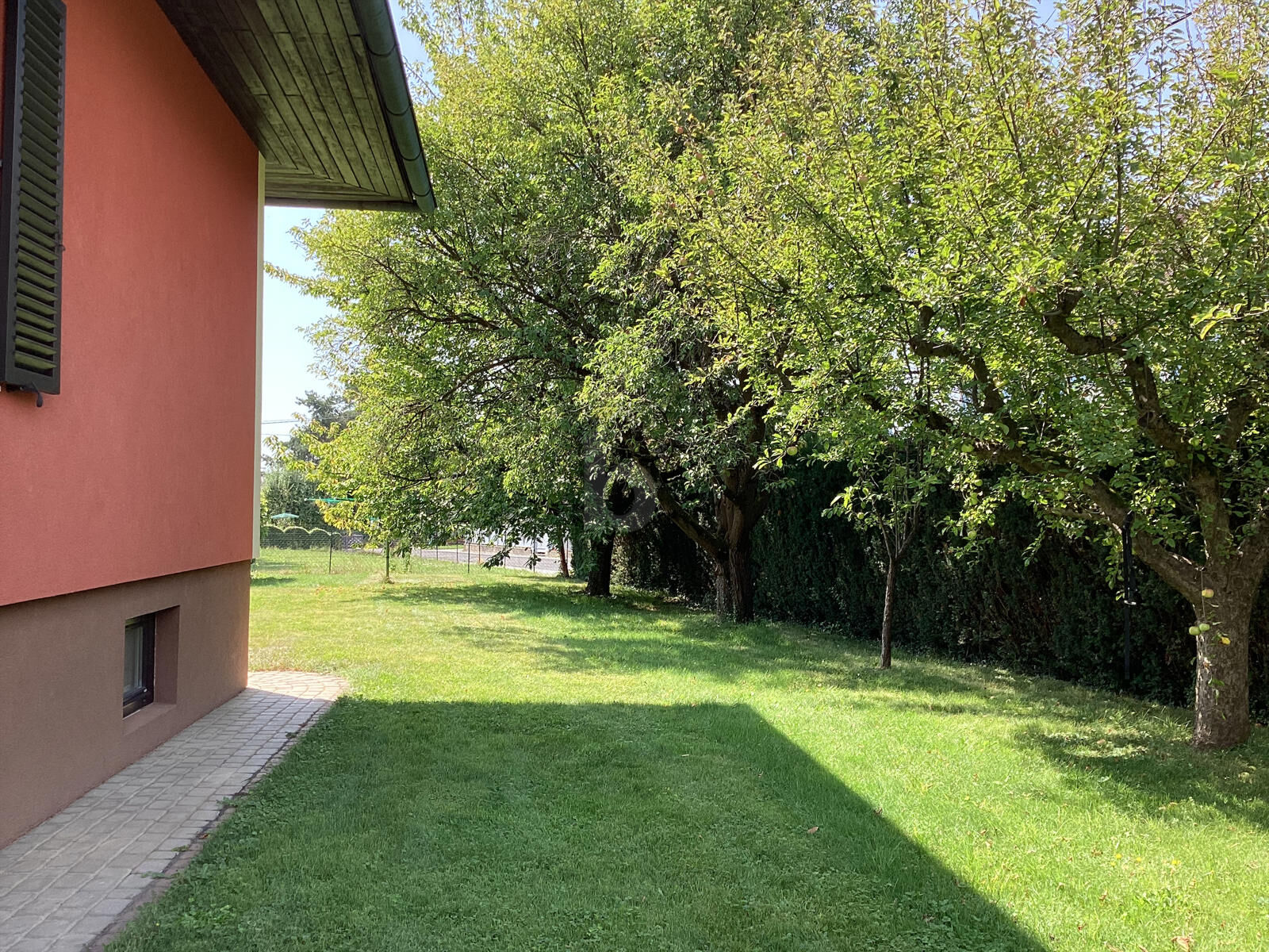 ALLES INKLUSIVE: MÖBLIERTES DACHGESCHOSS MIT BALKON & GARTEN / / 8501 Lieboch / Bild 3