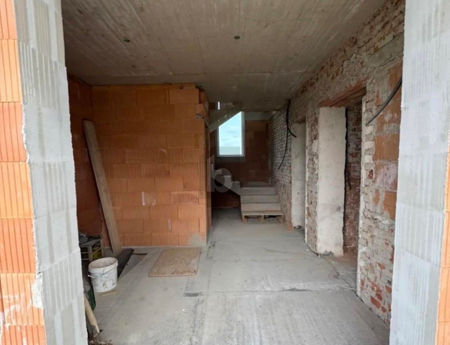 GROßZÜGIGER FAMILIENTRAUM ZUM FERTIGSTELLEN / / 3372 Blindenmarkt / Bild 1