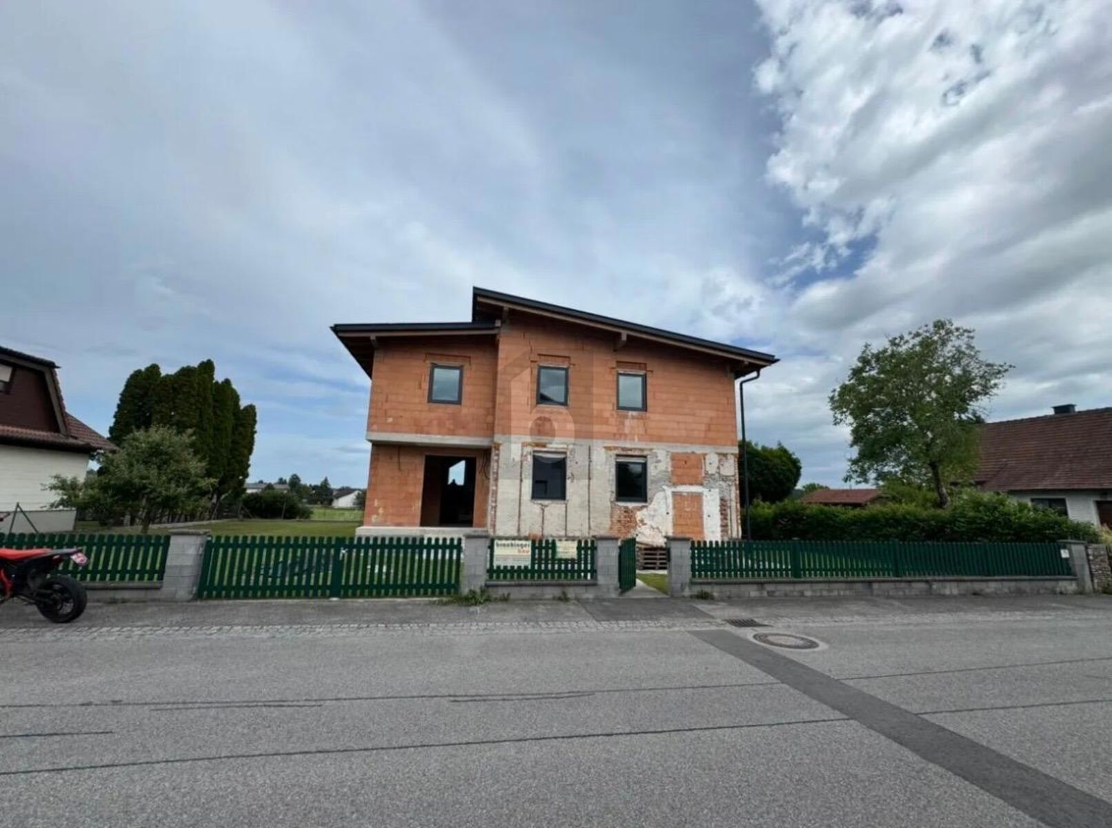 GROßZÜGIGER FAMILIENTRAUM ZUM FERTIGSTELLEN / / 3372 Blindenmarkt / Bild 0