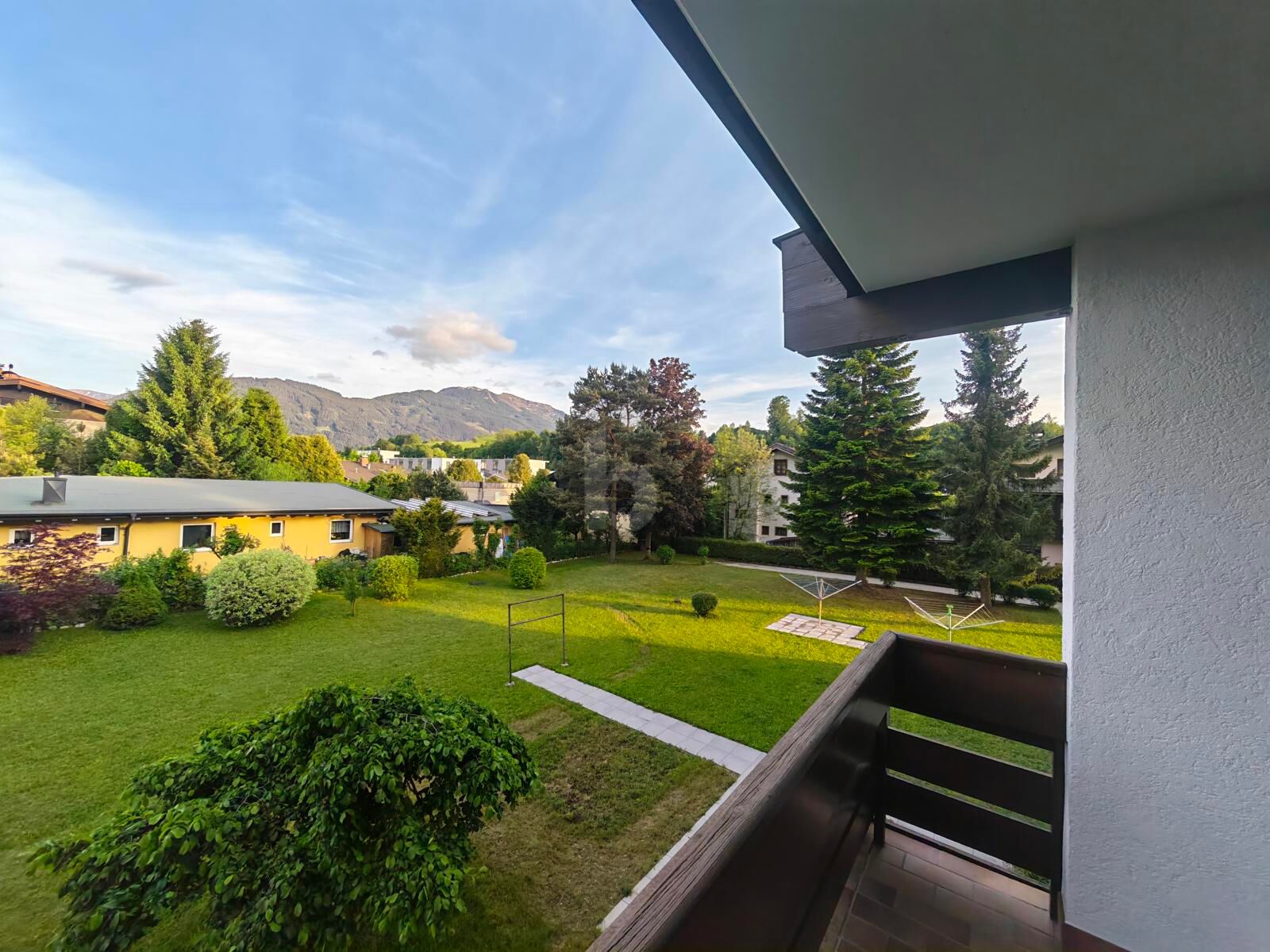 PREISHIT!VIEL POTENTIAL F�R HEIMWERKER! ZENTRALE LAGE MIT BALKON UND TIEFGARGE- ALLES WAS MAN BRAUCHT  /  / 5760&nbsp;Saalfelden am Steinernen Meer / Bild 0
