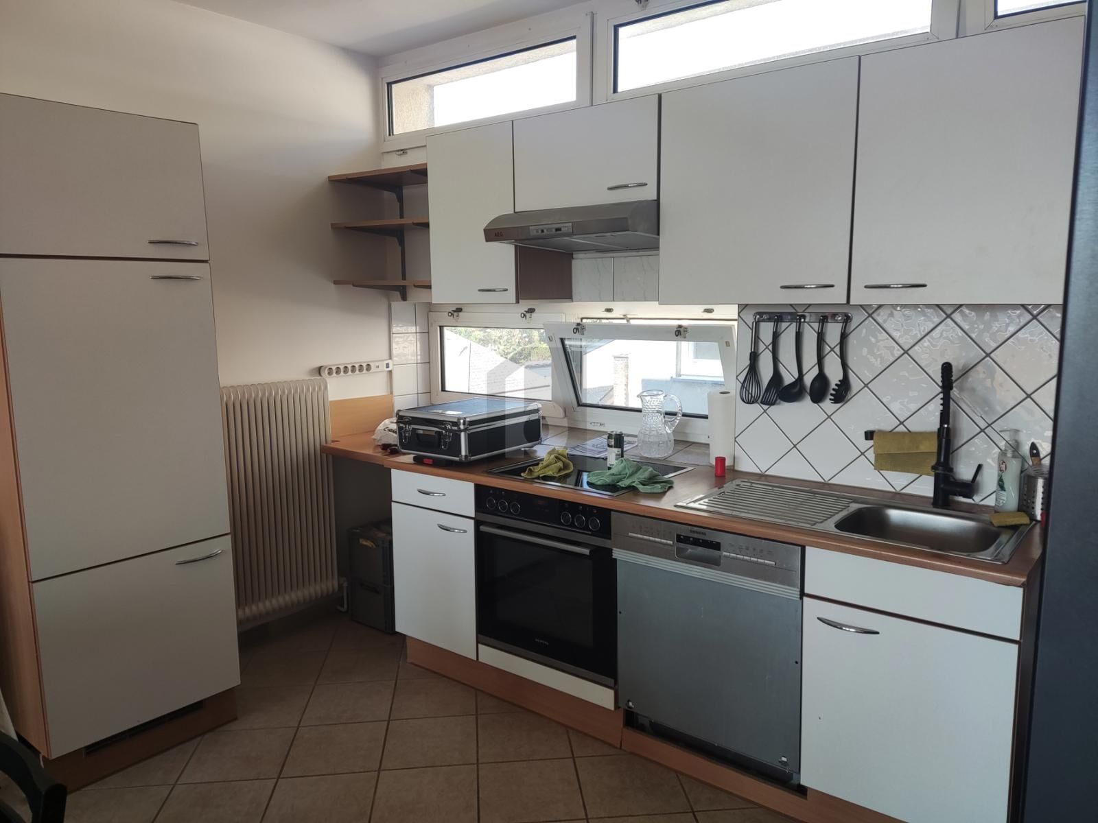 SONNIGE 2-ZIMMER-EIGENTUMSWOHNUNG MIT LOGGIA, WEITBLICK & PARKPLATZ IN DEUTSCH-WAGRAM / / 2232 Deutsch-Wagram / Bild 3