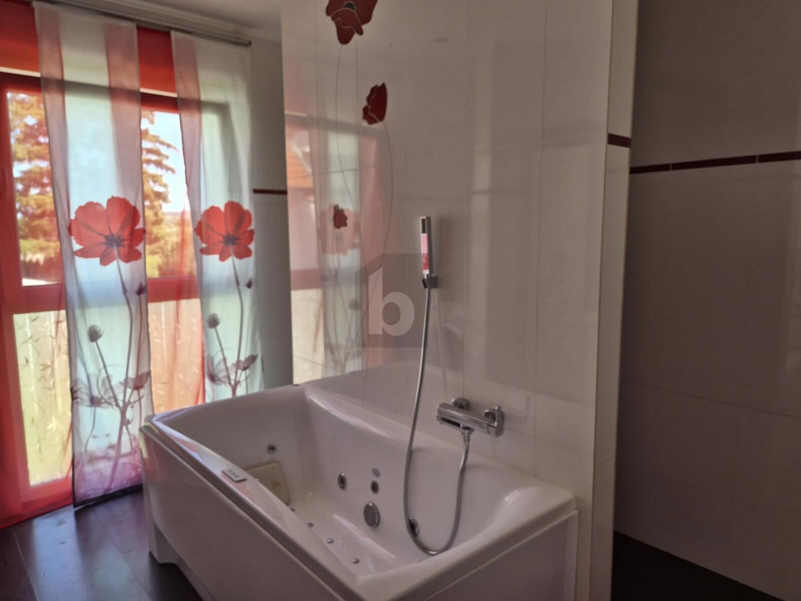 TRAUMHAFTES NIEDRIGENERGIEHAUS MIT EIGENEM SALZWASSERPOOL / / 2102 Bisamberg / Bild 4