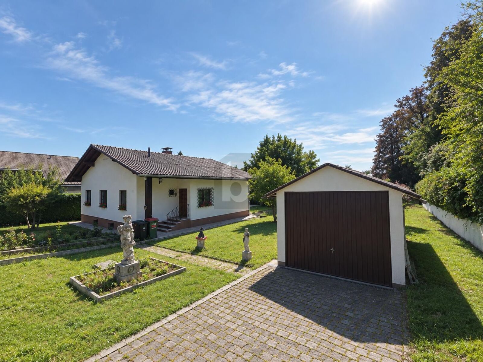 RARIT�T IN RAGNITZ: 1.000M� TRAUMGRUND ? SANIEREN O. NEUBAU
