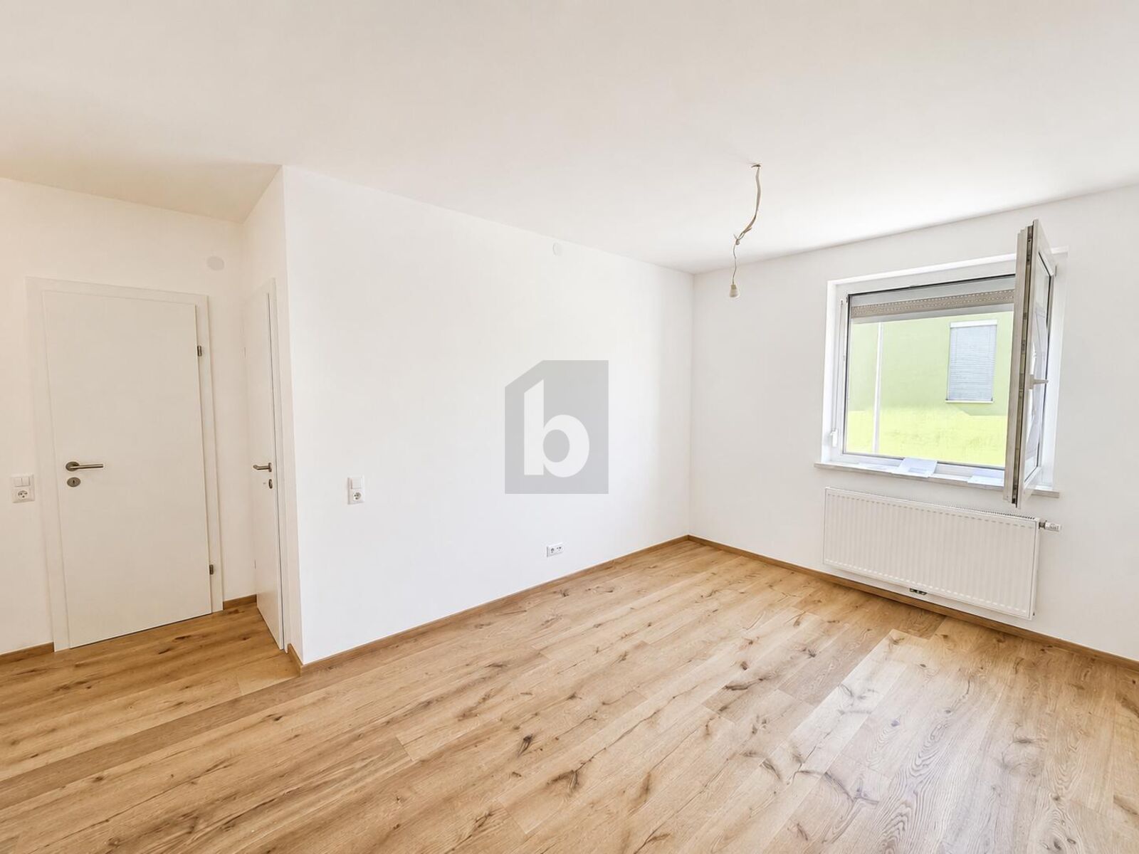 ERSTBEZUG MIT STIL | HOCHWERTIG SANIERTES ZUHAUSE MIT PARKPLATZ / / 8051 Graz / Bild 0