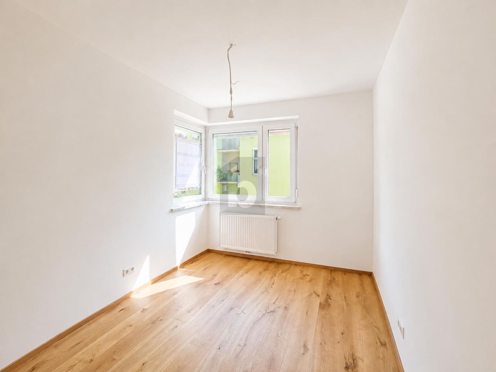 ERSTBEZUG MIT STIL | HOCHWERTIG SANIERTES ZUHAUSE MIT PARKPLATZ / / 8051 Graz / Bild 2