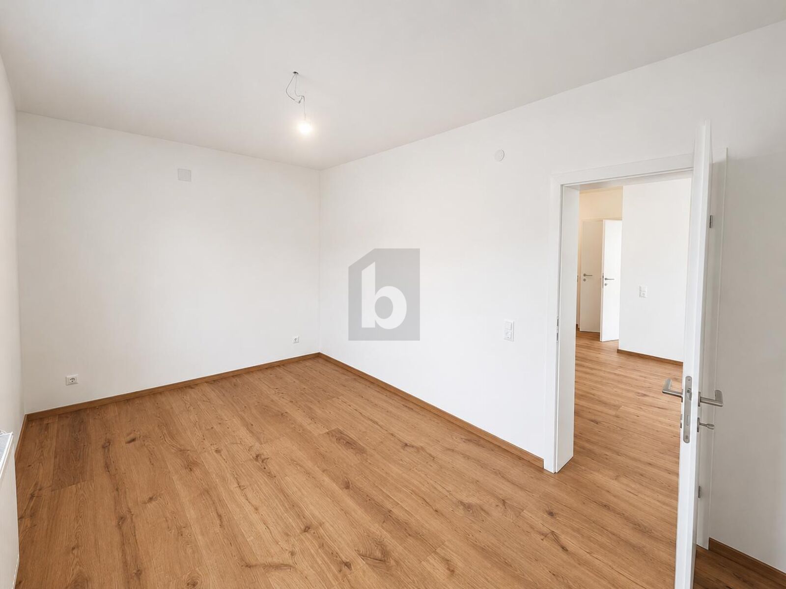 ERSTBEZUG MIT STIL | HOCHWERTIG SANIERTES ZUHAUSE MIT PARKPLATZ / / 8051 Graz / Bild 4