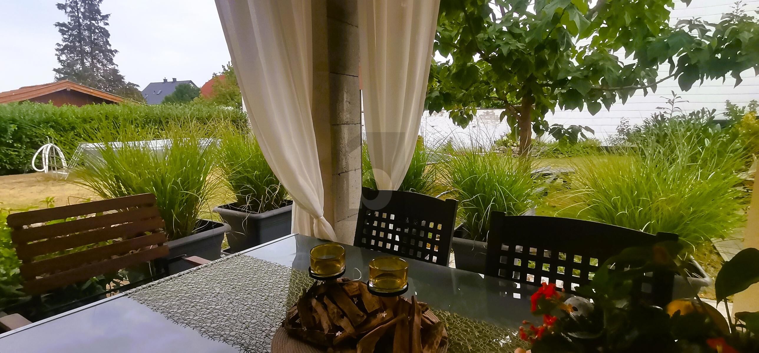 CHARMANTES WOHLFÜHLDOMIZIL MIT TRAUMHAFTER GARTENVIELFALT, SCHWEDENOFEN UND AUSBAUPOTENZIAL / / 7011 Siegendorf im Burgenland / Bild 4