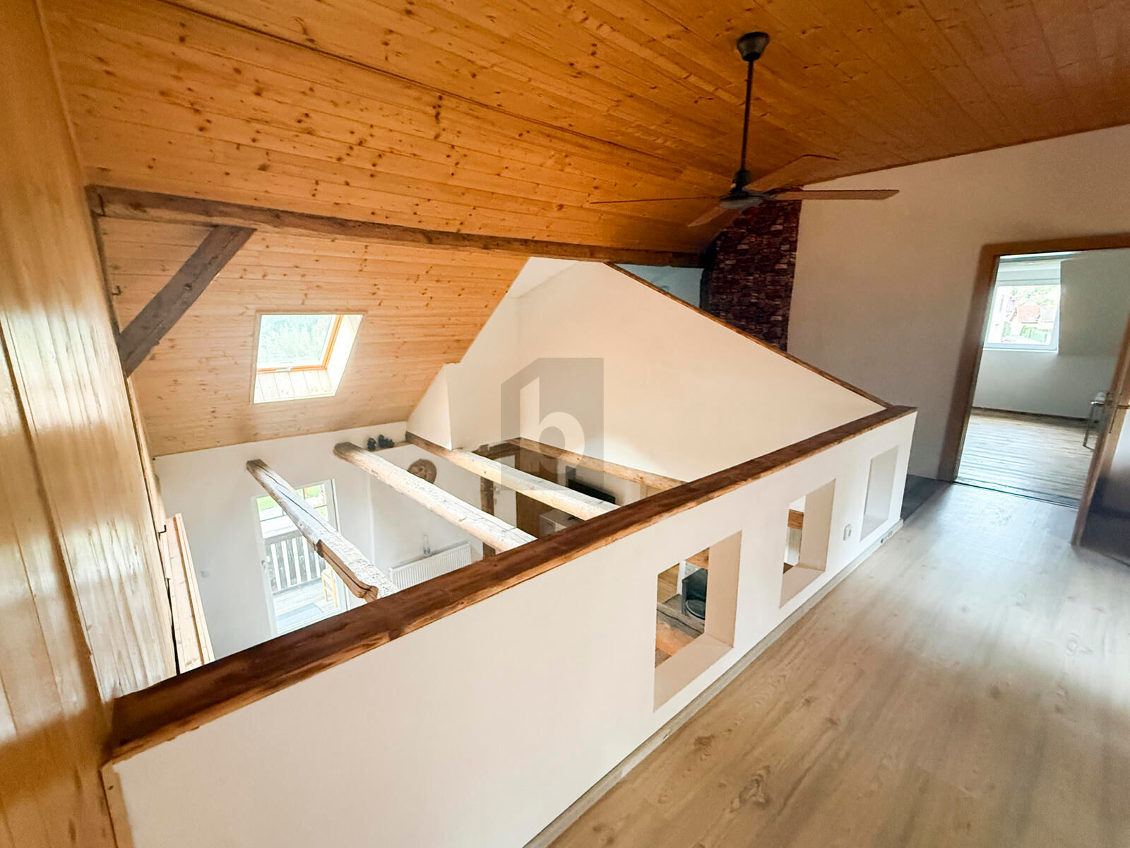 RAUMWUNDER MIT GESCHICHTE: 11 ZIMMER, 2 WOHNUNGEN & 600 M² GRUNDSTÜCK / / 9751 Sachsenburg / Bild 3