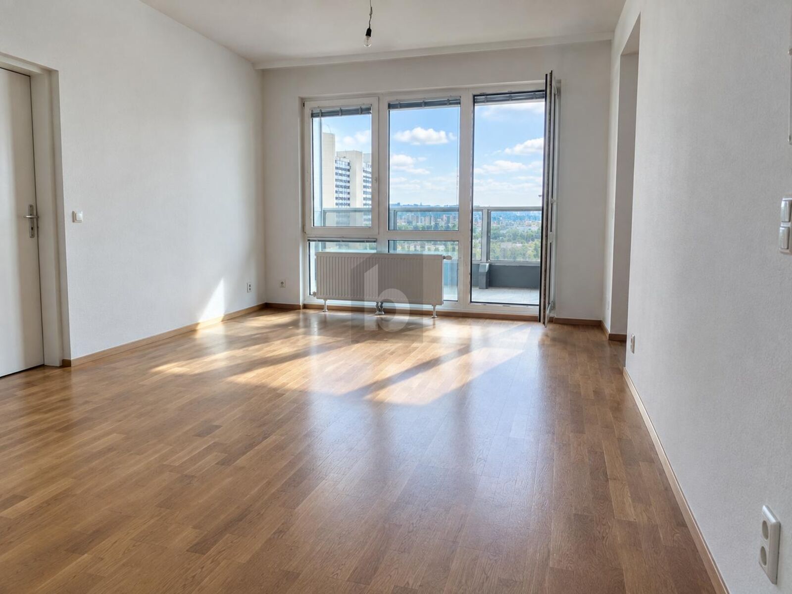 BEEINDRUCKENDER WEITBLICK ÜBER WIEN / / 1220 Wien / Bild 1