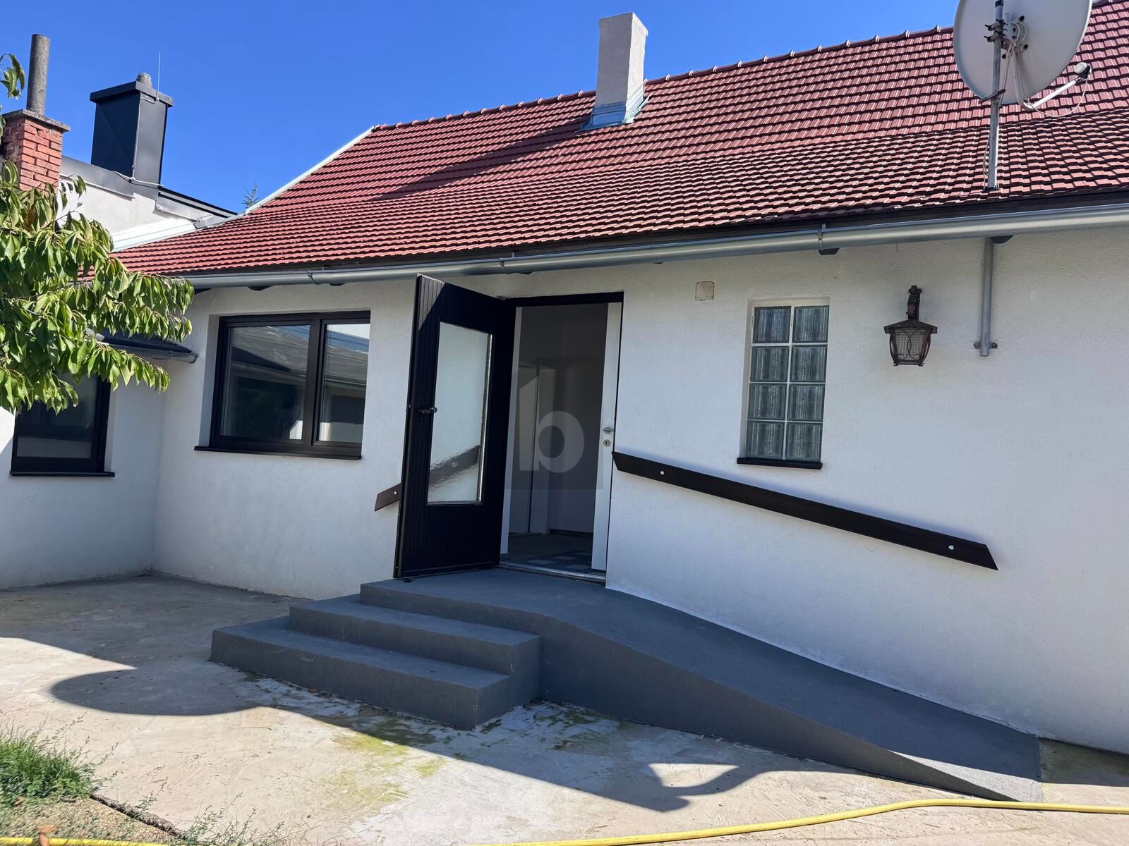 IHR NEUES ZUHAUSE IN STRASSHOF ? RENOVIERTER BUNGALOW MIT BEBAUUNGSM�GLICHKEIT /  / 2231&nbsp;Strasshof an der Nordbahn / Bild 1