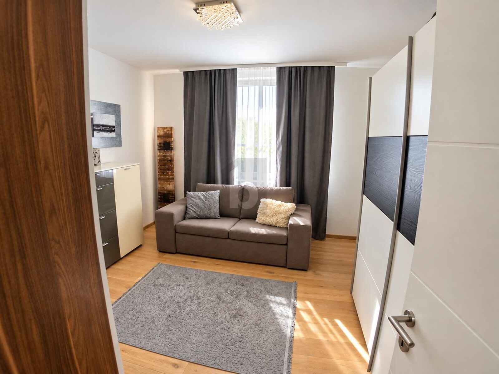 STILVOLLE 4-ZIMMER-WOHNUNG MIT BALKON, LOGGIA UND EIGENEM PARKPLATZ / / 8051 Graz / Bild 1