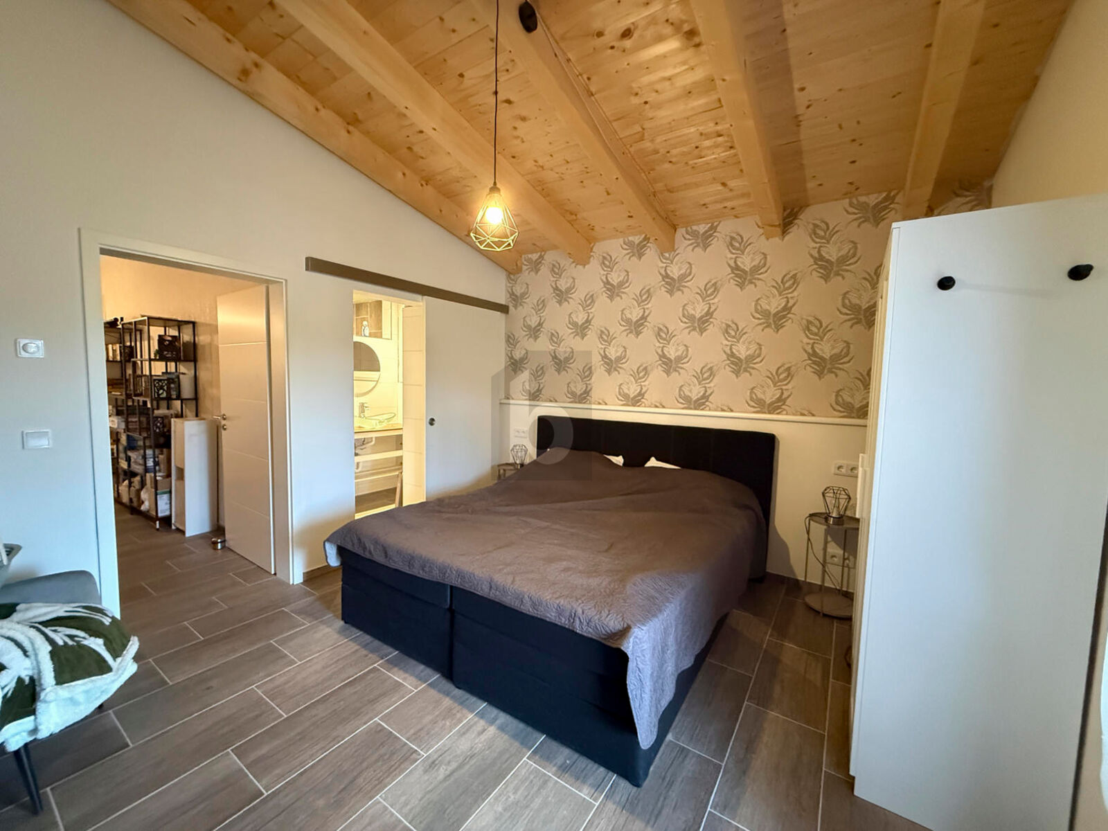 GRO�Z�GIGES WOHNHAUS MIT DREI G�STEAPARTMENTS ZUM FERTIGSTELLEN /  / 9620&nbsp;Hermagor / Bild 4