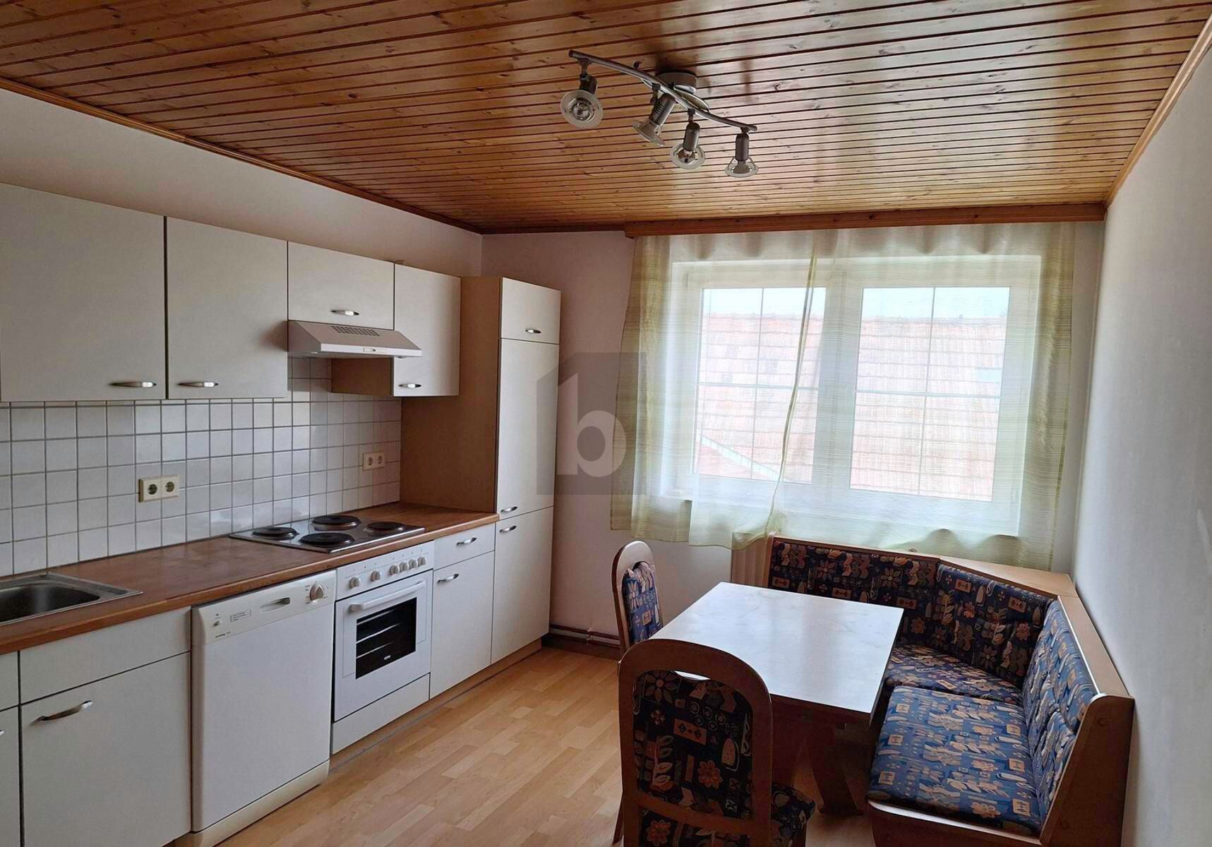 ZUHAUSE MIT MÖGLICHKEITEN: GROßZÜGIGES MEHRFAMILIENHAUS / / 3550 Langenlois / Bild 2