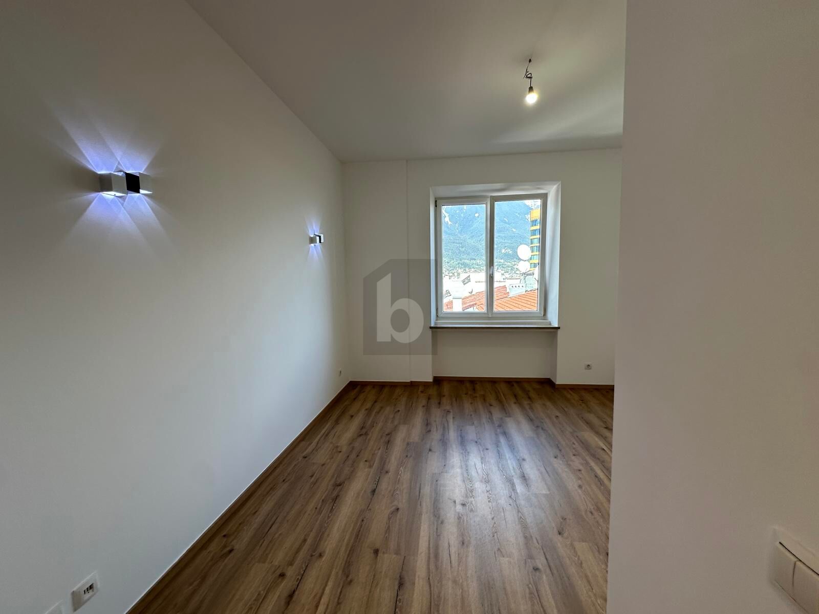 TOPLAGE TRIFFT RUHE ? STILVOLL SANIERTE WOHNUNG IM HERZEN INNSBRUCKS /  / 6020&nbsp;Innsbruck / Bild 2
