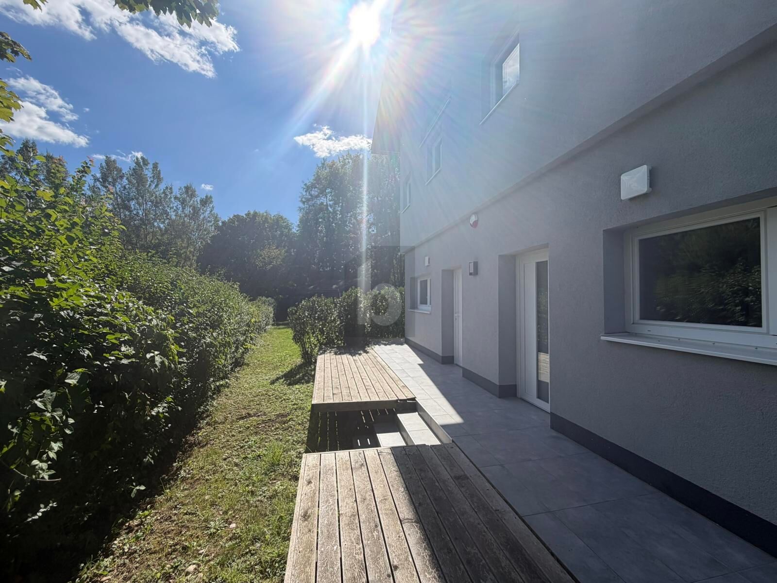 INVESTMENT AM SEE ? RENOVIERTES MEHRPARTEIENHAUS MIT 5 WOHNEINHEITEN /  / 8472&nbsp;Stra� in Steiermark / Bild 1